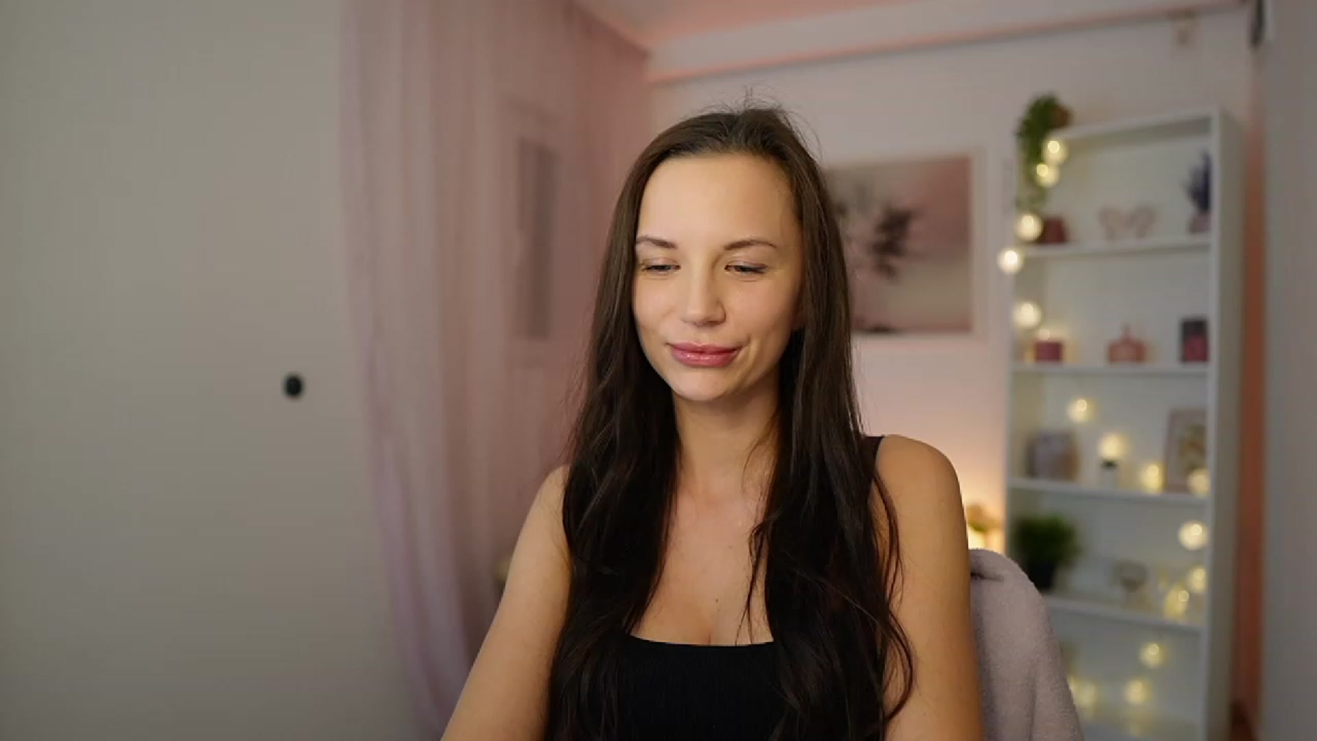 Gallery image thumbnail from Julia_W's myfreecams stream on, 12/06/2023, 15:00 image 11 of 20