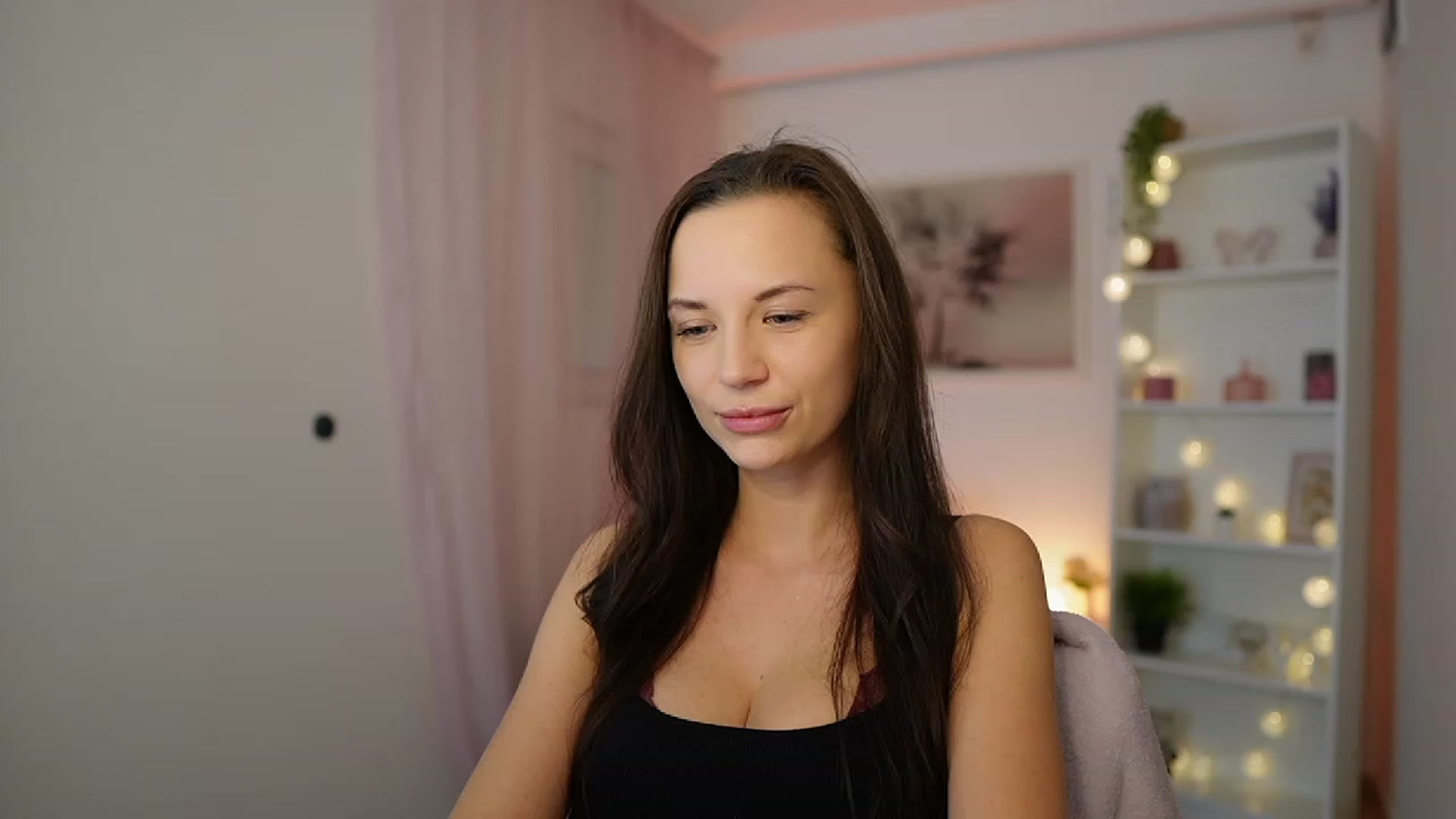 Gallery image thumbnail from Julia_W's myfreecams stream on, 12/06/2023, 15:00 image 1 of 20