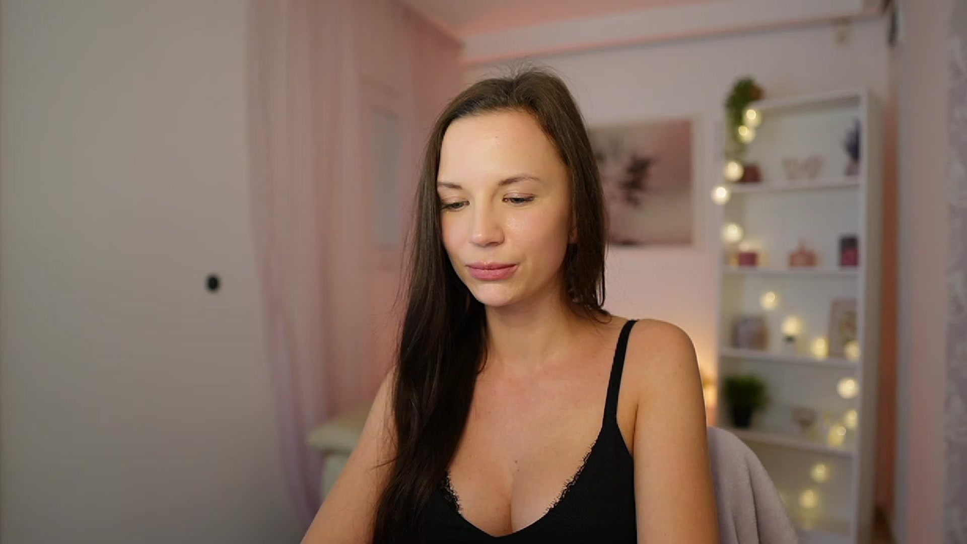 Gallery image thumbnail from Julia_W's myfreecams stream on, 12/08/2023, 16:44 image 16 of 20