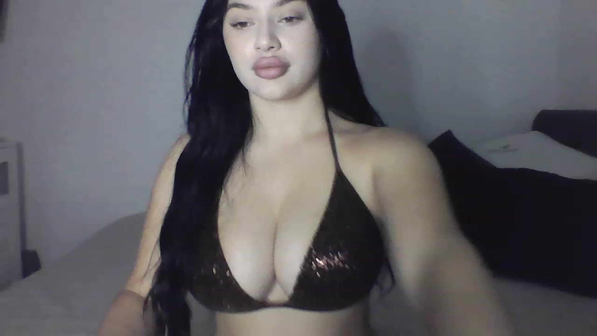 Gallery image thumbnail from Julia____'s myfreecams stream on, 11/26/2022, 23:08 image 1 of 20