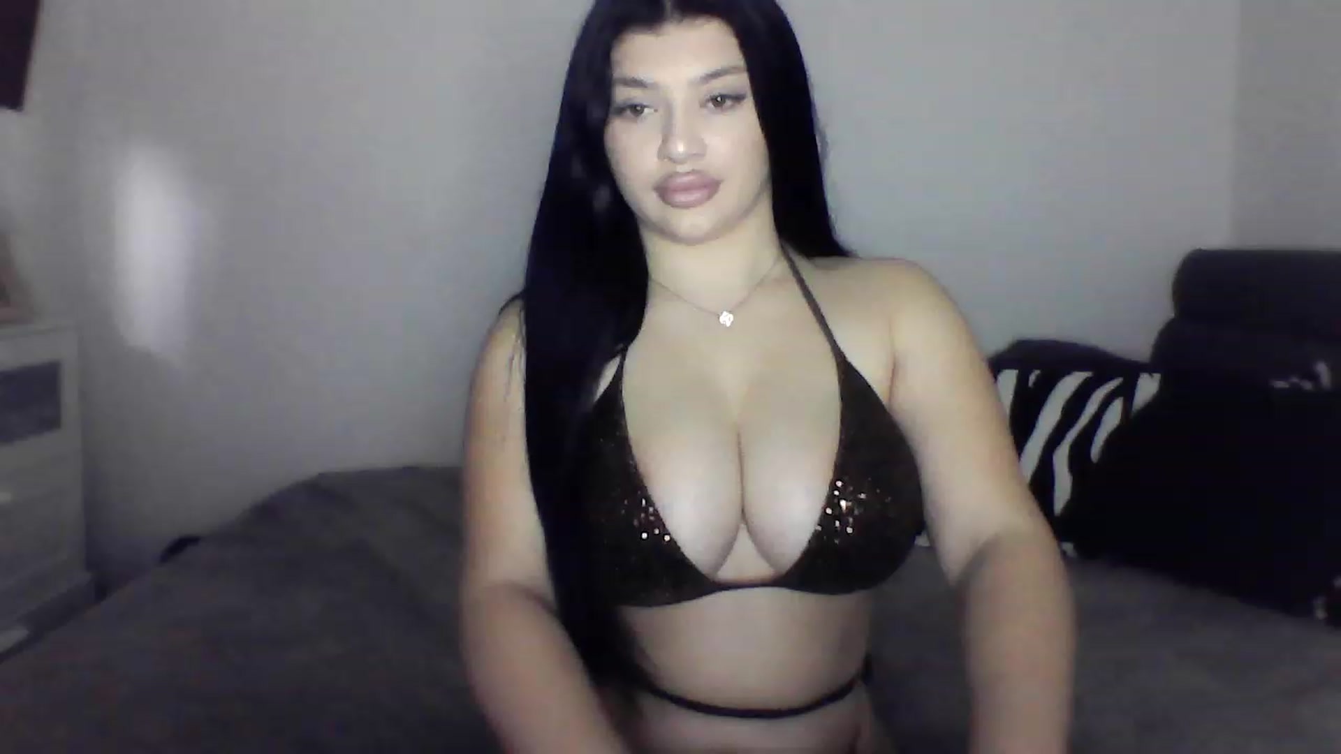 Gallery image thumbnail from Julia____'s myfreecams stream on, 01/16/2023, 07:53 image 3 of 20