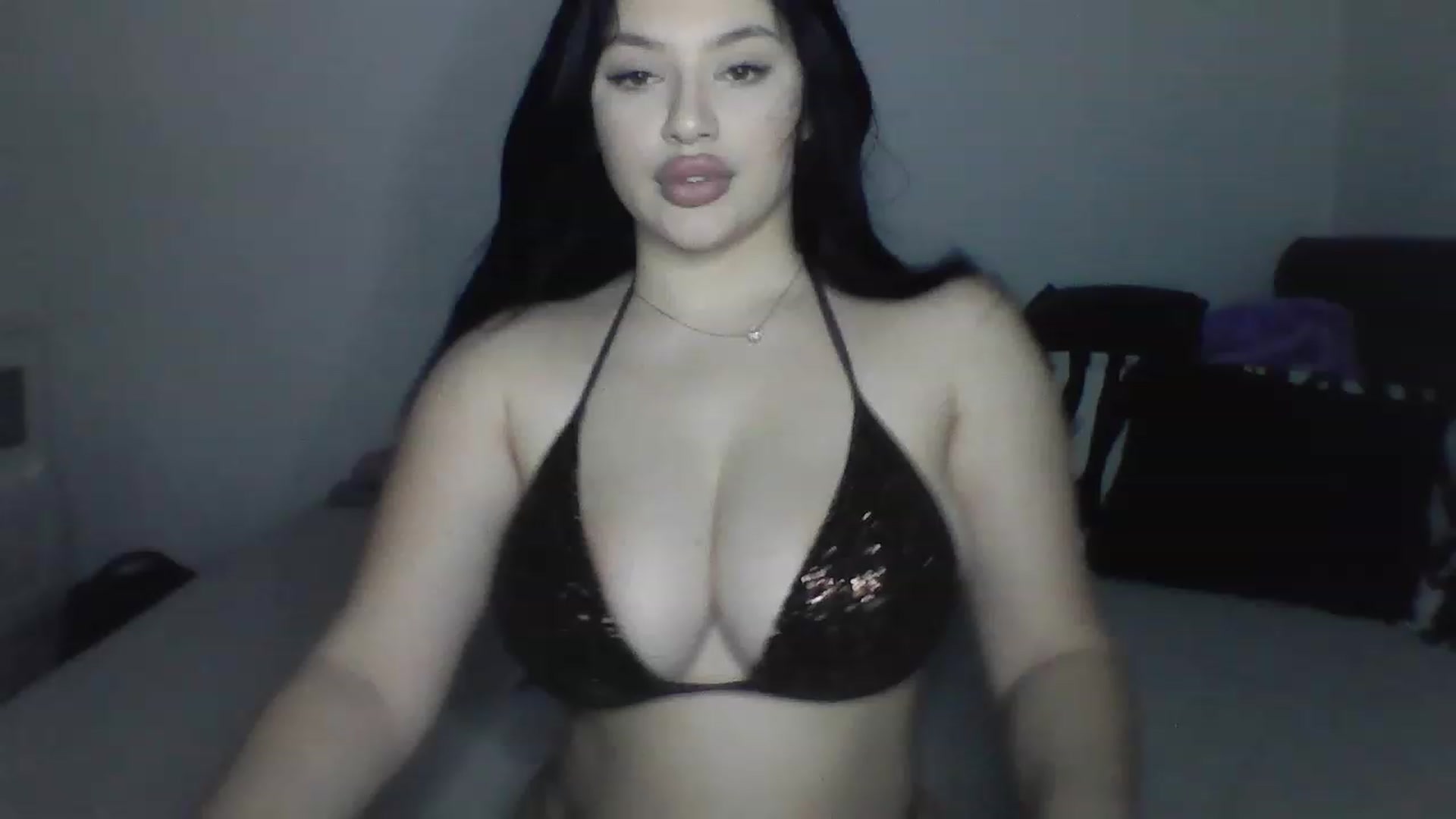 Gallery image thumbnail from Julia____'s myfreecams stream on, 02/01/2023, 20:03 image 12 of 20