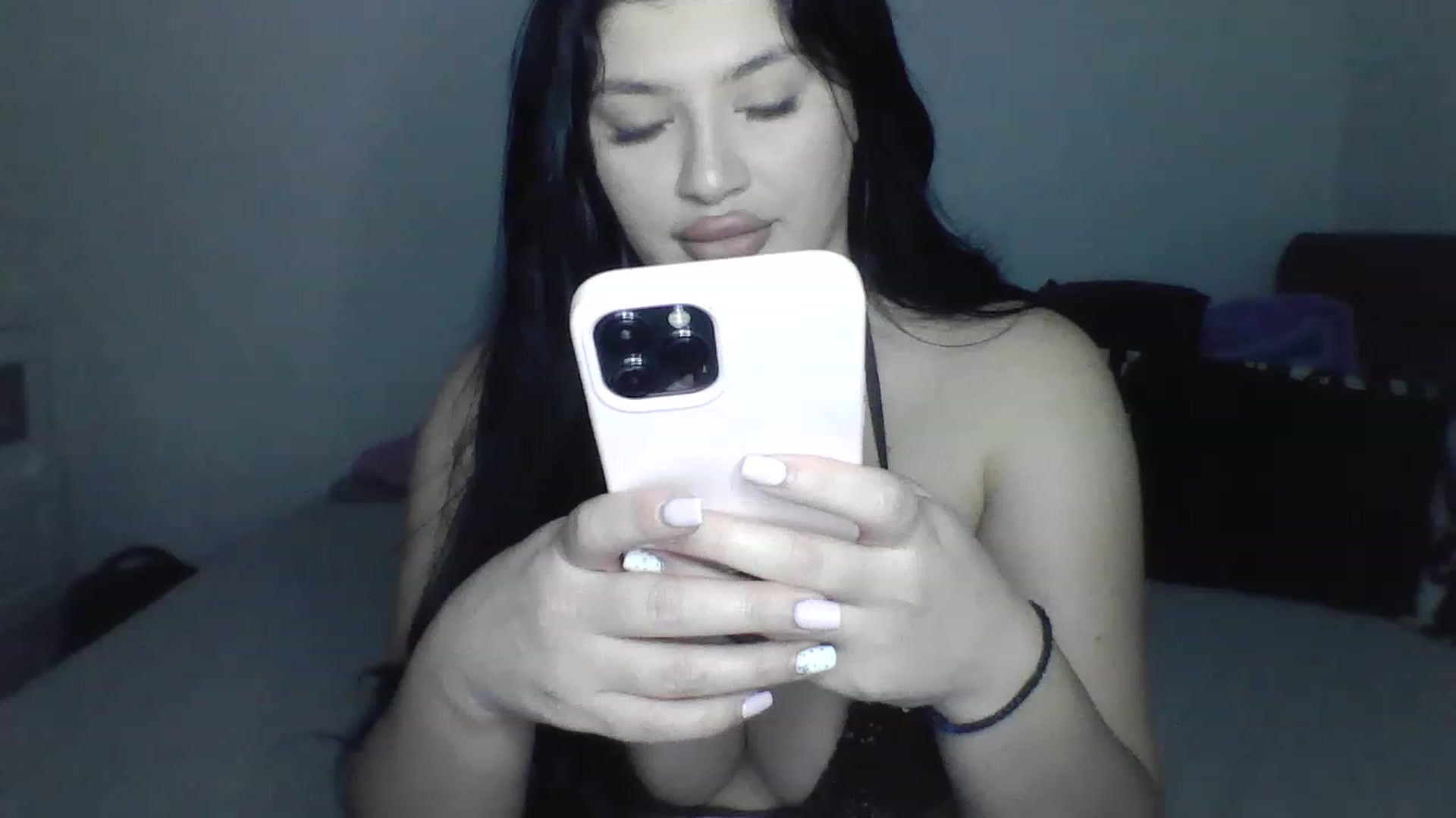 Gallery image thumbnail from Julia____'s myfreecams stream on, 02/01/2023, 20:03 image 13 of 20