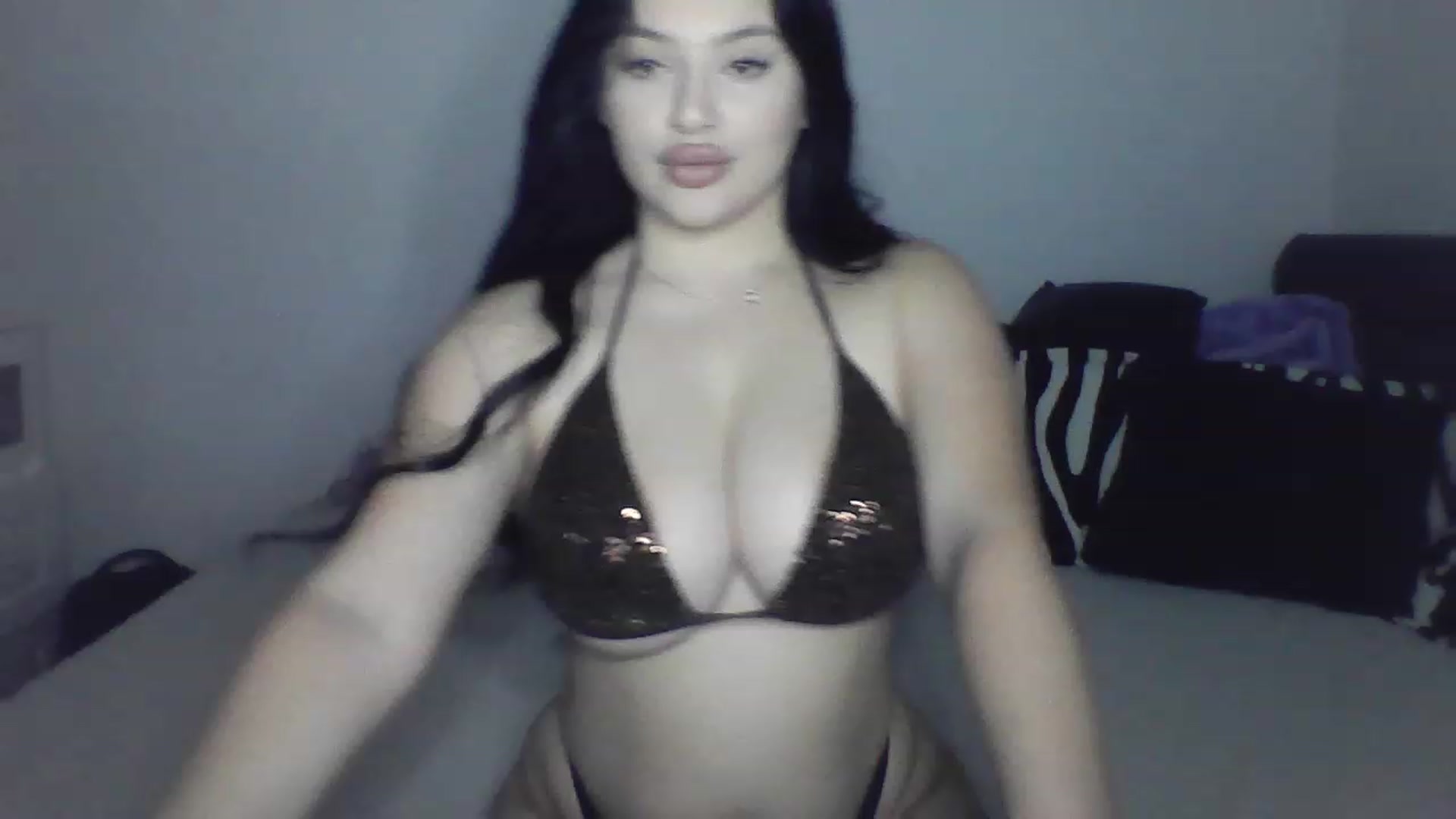 Gallery image thumbnail from Julia____'s myfreecams stream on, 02/01/2023, 20:03 image 16 of 20