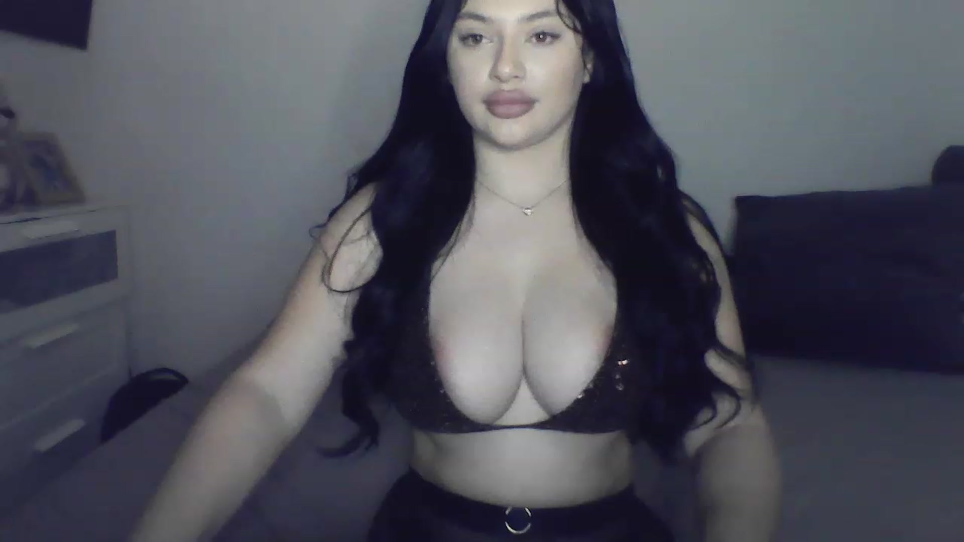 Gallery image thumbnail from Julia____'s myfreecams stream on, 02/04/2023, 18:02 image 19 of 20