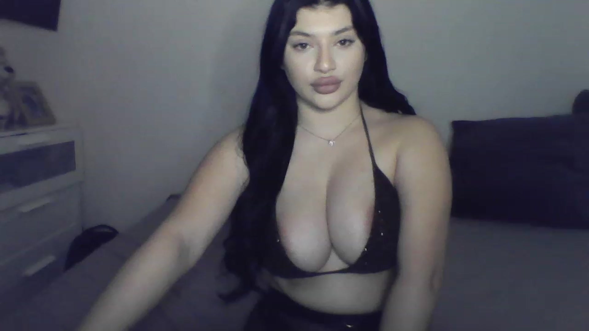 Gallery image thumbnail from Julia____'s myfreecams stream on, 02/04/2023, 18:02 image 20 of 20