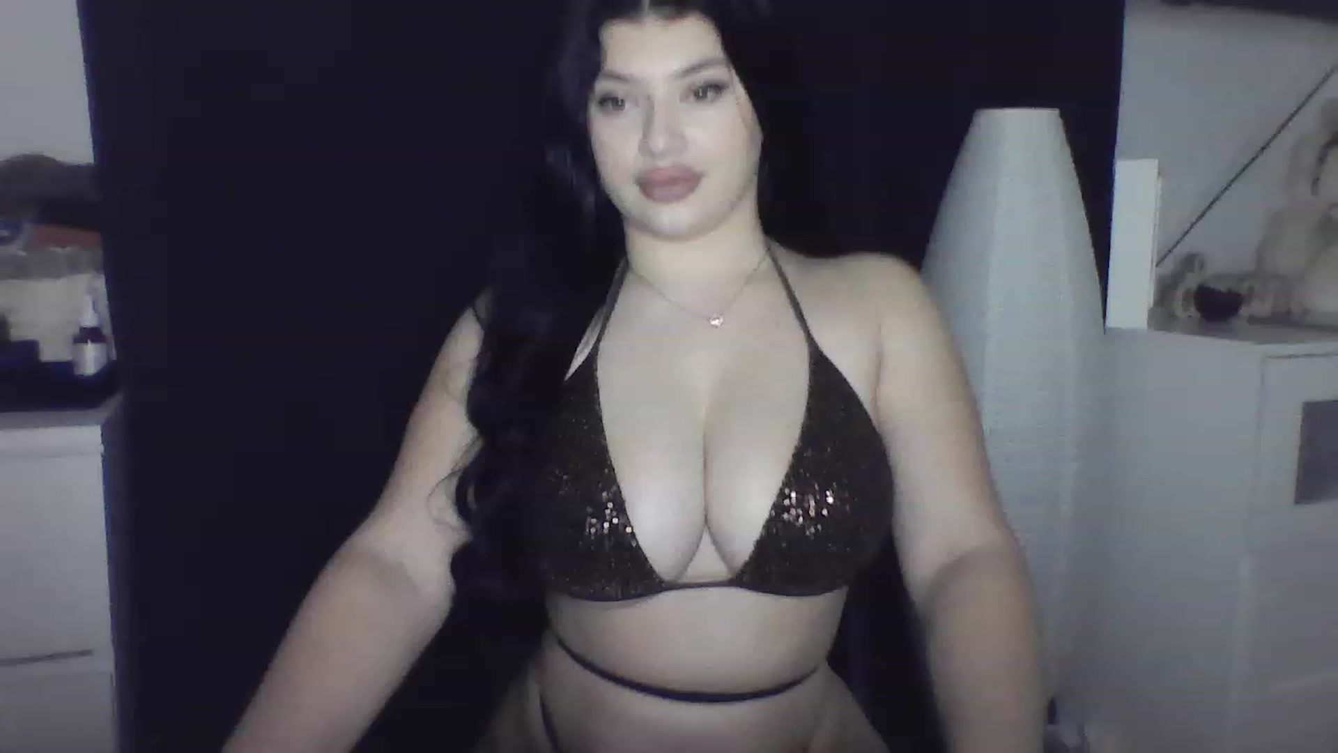Gallery image thumbnail from Julia____'s myfreecams stream on, 02/05/2023, 22:48 image 13 of 20