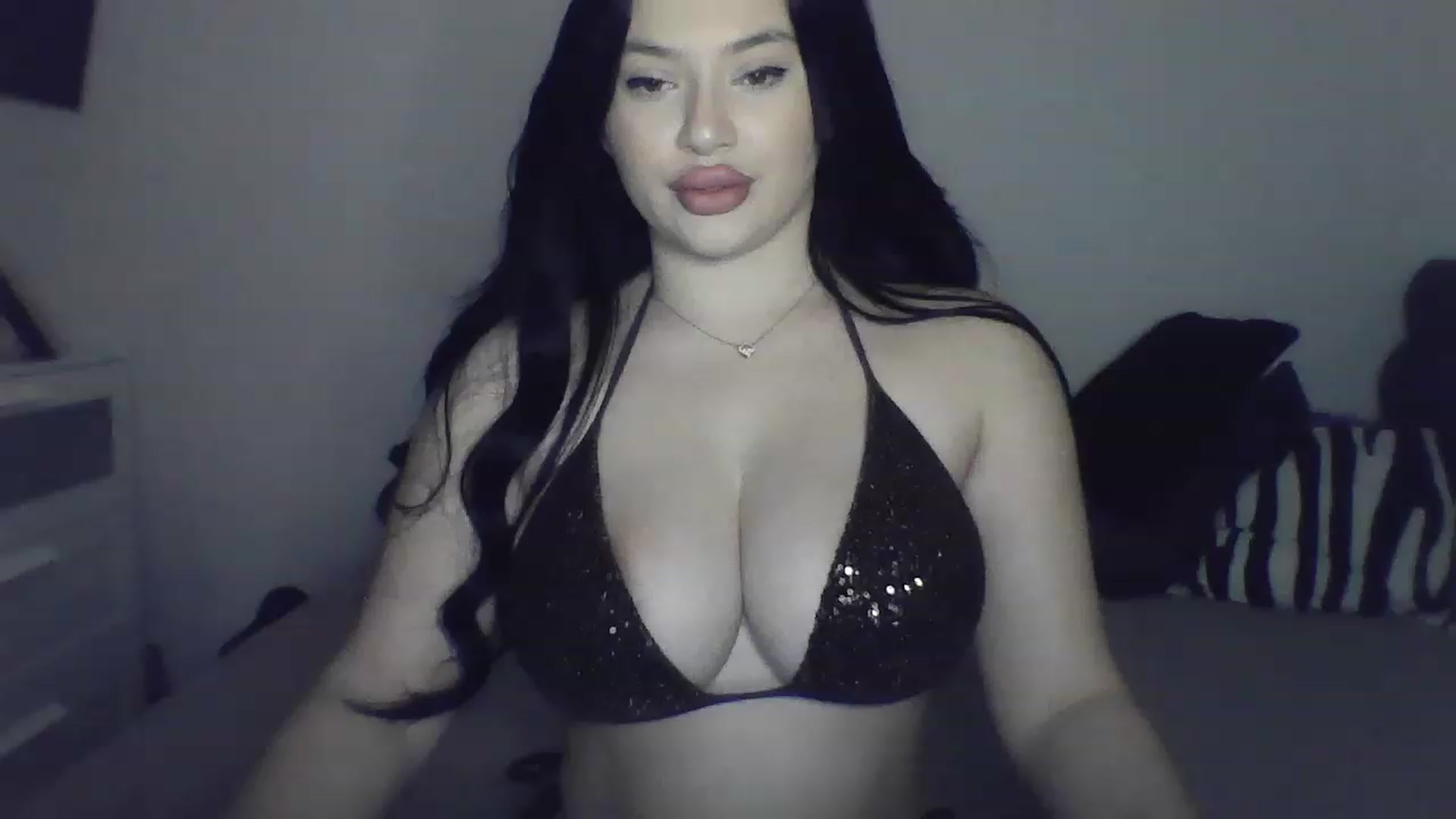 Gallery image thumbnail from Julia____'s myfreecams stream on, 02/06/2023, 19:51 image 12 of 20
