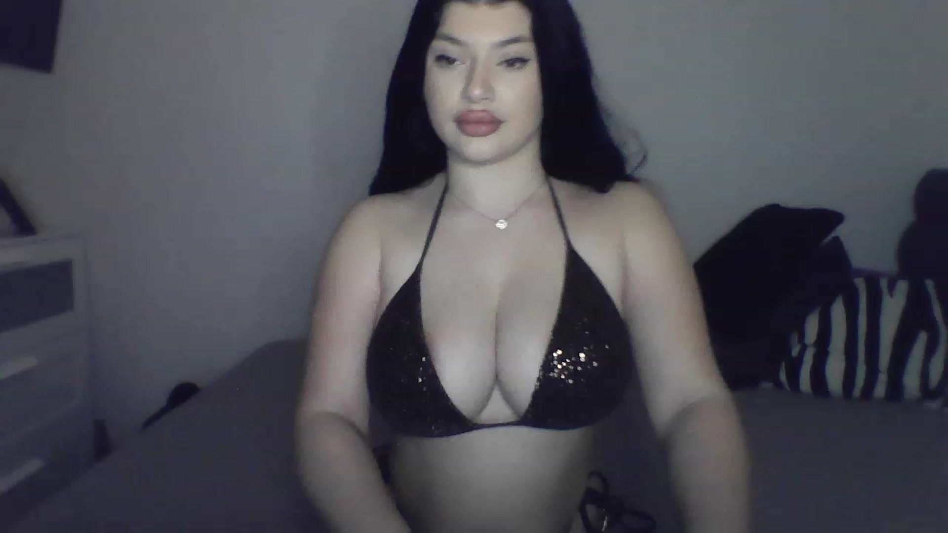 Gallery image thumbnail from Julia____'s myfreecams stream on, 02/06/2023, 19:51 image 7 of 20