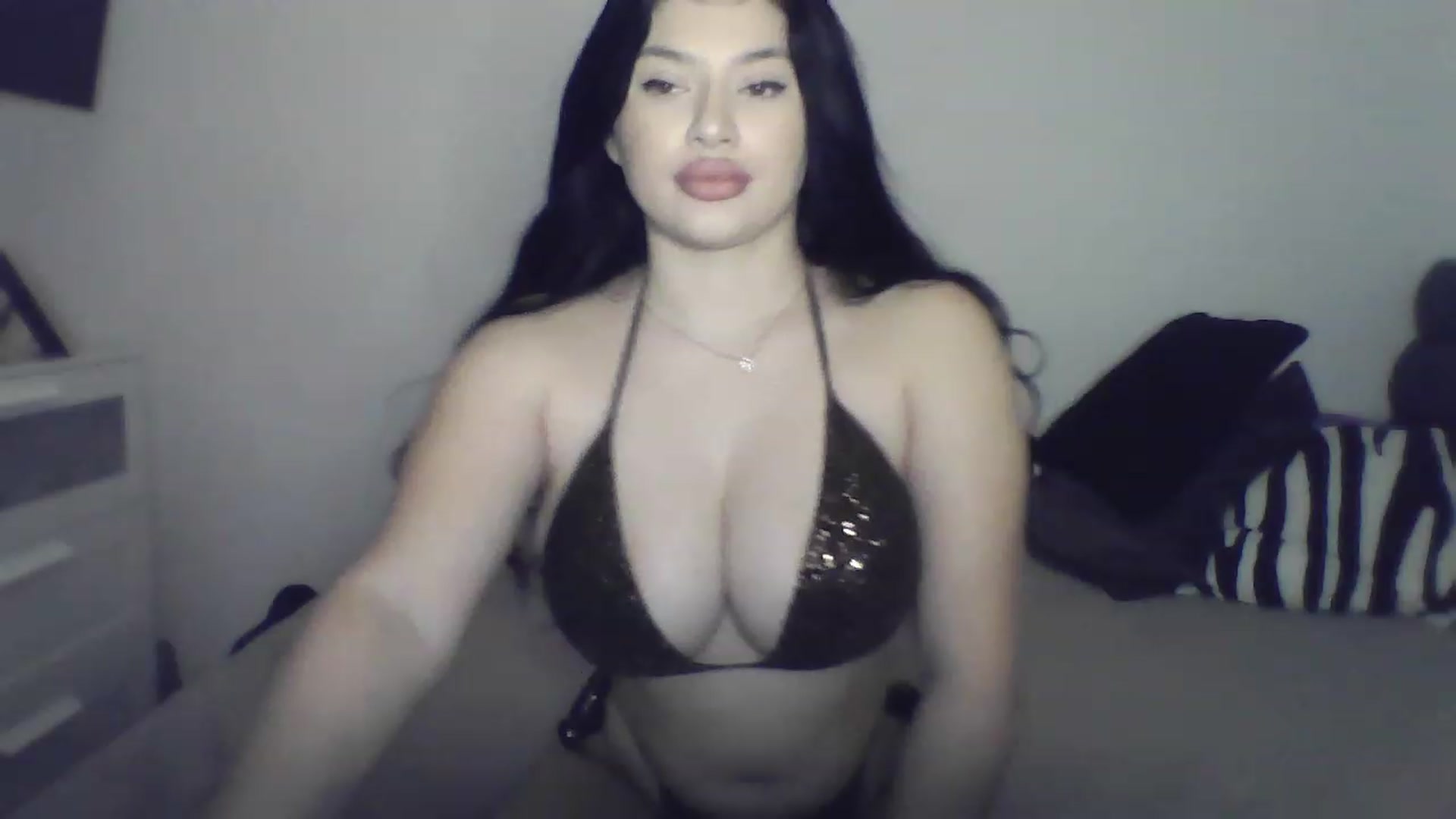 Gallery image thumbnail from Julia____'s myfreecams stream on, 02/06/2023, 20:11 image 20 of 20
