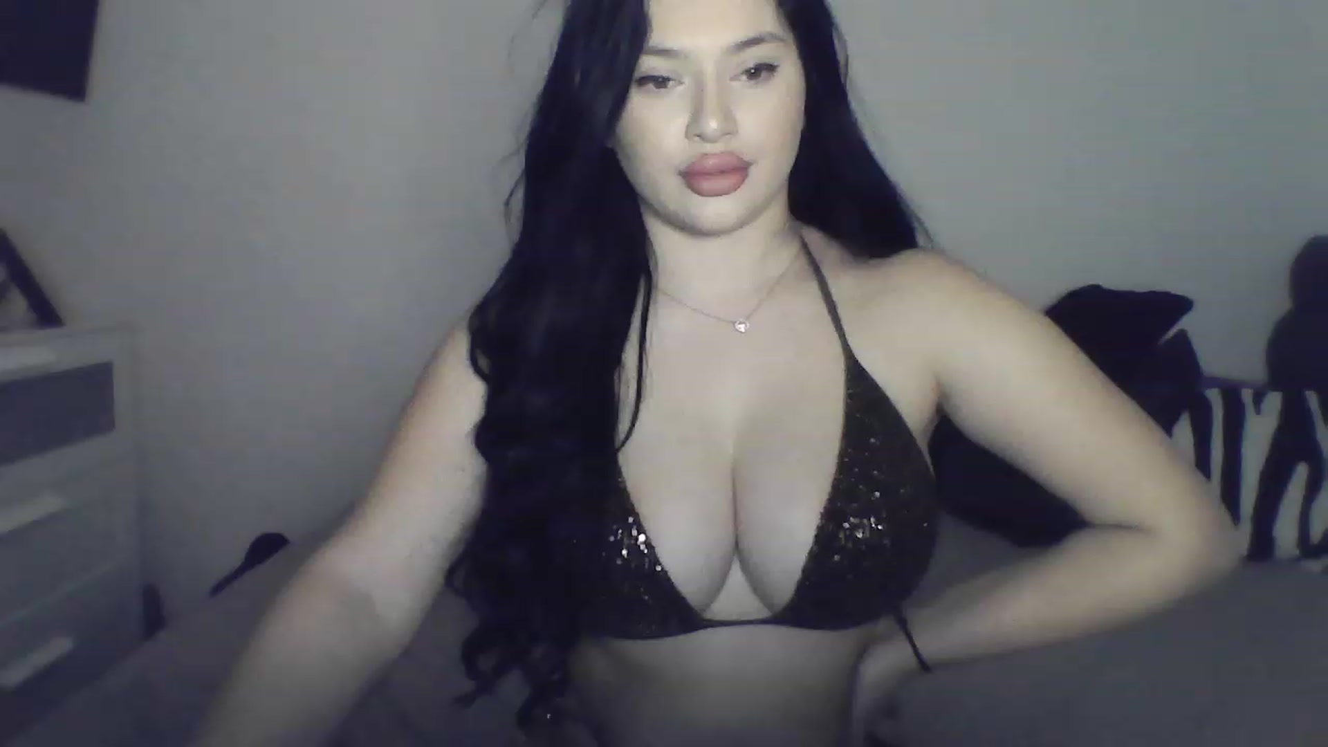 Gallery image thumbnail from Julia____'s myfreecams stream on, 02/06/2023, 20:11 image 18 of 20