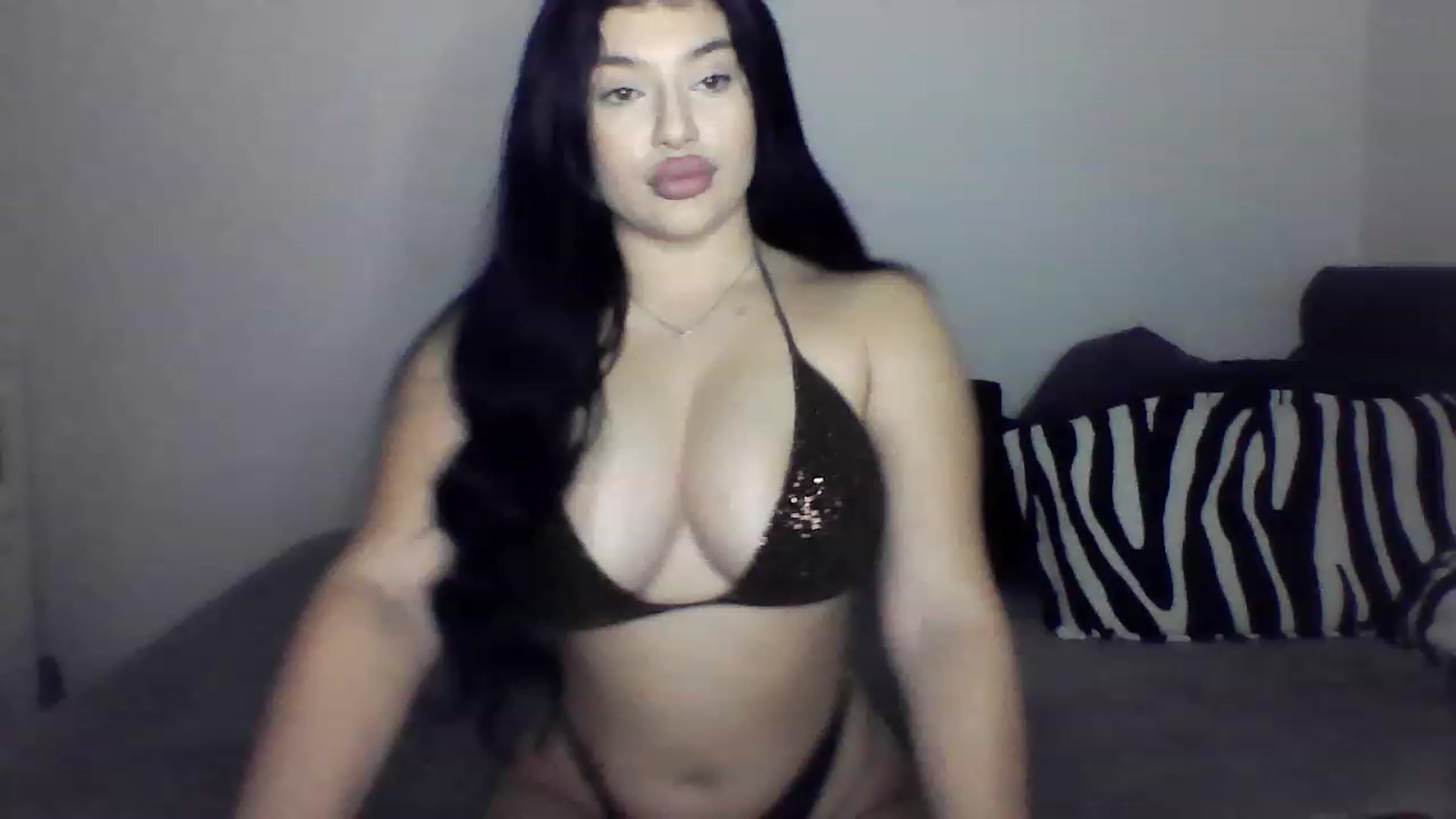 Gallery image thumbnail from Julia____'s myfreecams stream on, 02/09/2023, 16:52 image 1 of 20