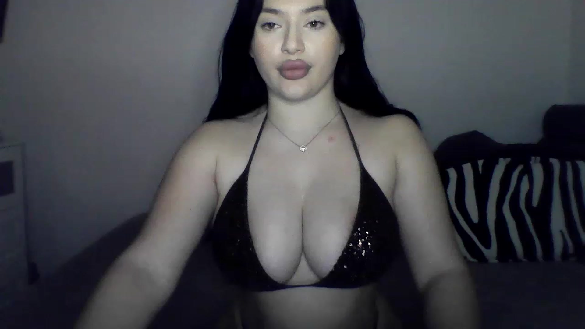 Gallery image thumbnail from Julia____'s myfreecams stream on, 02/09/2023, 17:56 image 15 of 20