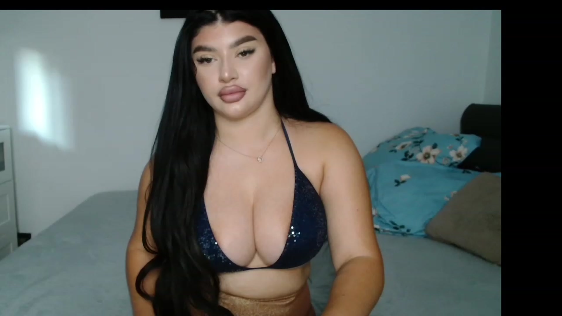 Gallery image thumbnail from Julia____'s myfreecams stream on, 07/30/2023, 16:39 image 18 of 20