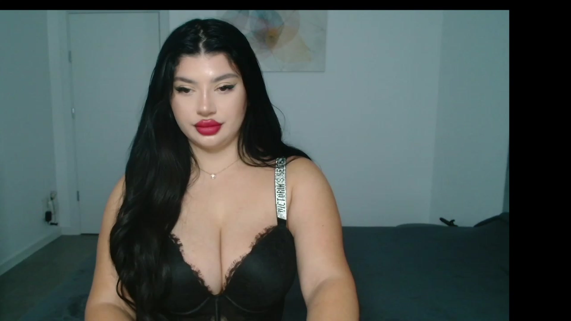 Gallery image thumbnail from Julia____'s myfreecams stream on, 08/01/2023, 15:23 image 13 of 20