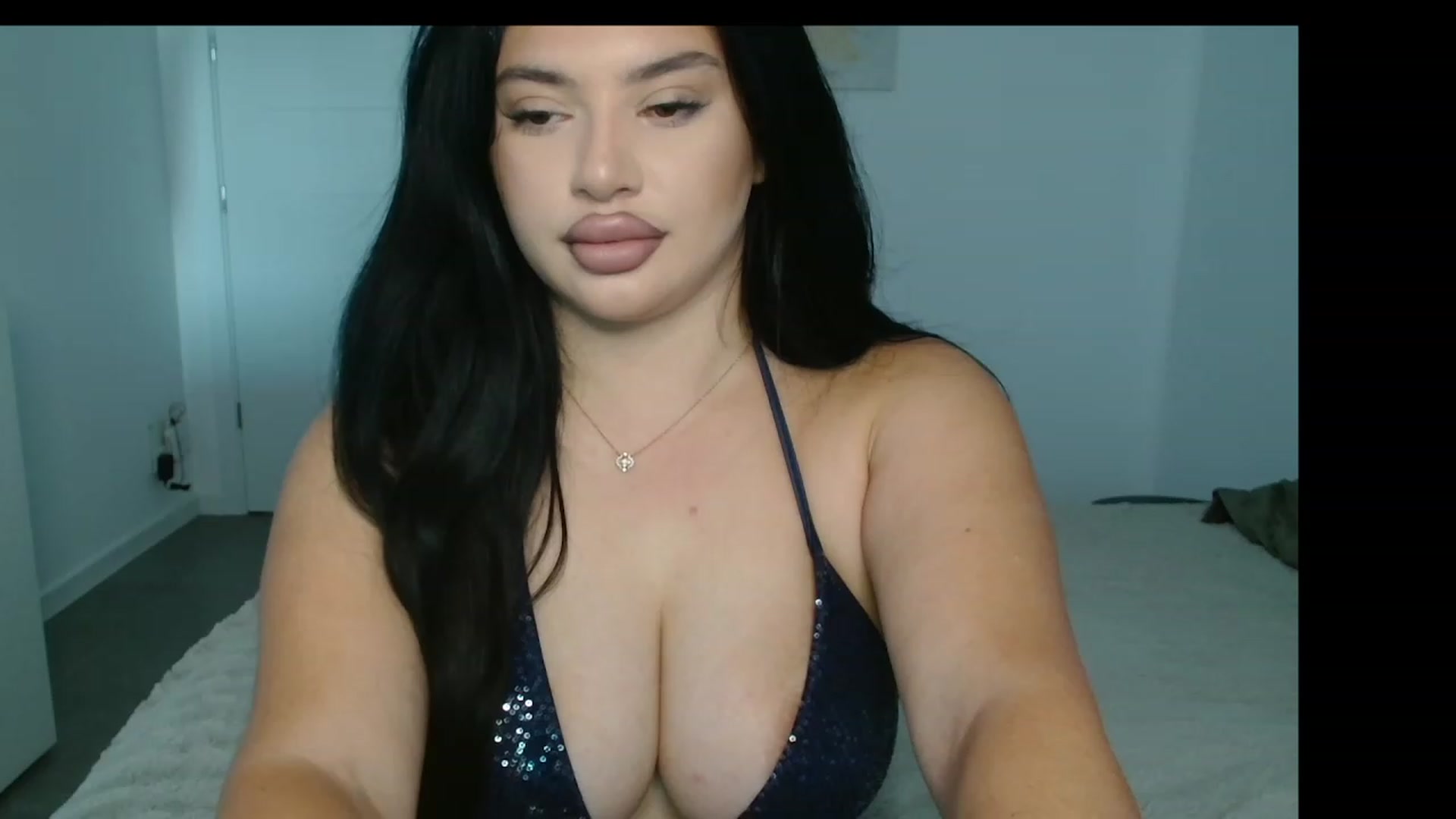 Gallery image thumbnail from Julia____'s myfreecams stream on, 08/25/2023, 06:24 image 1 of 20