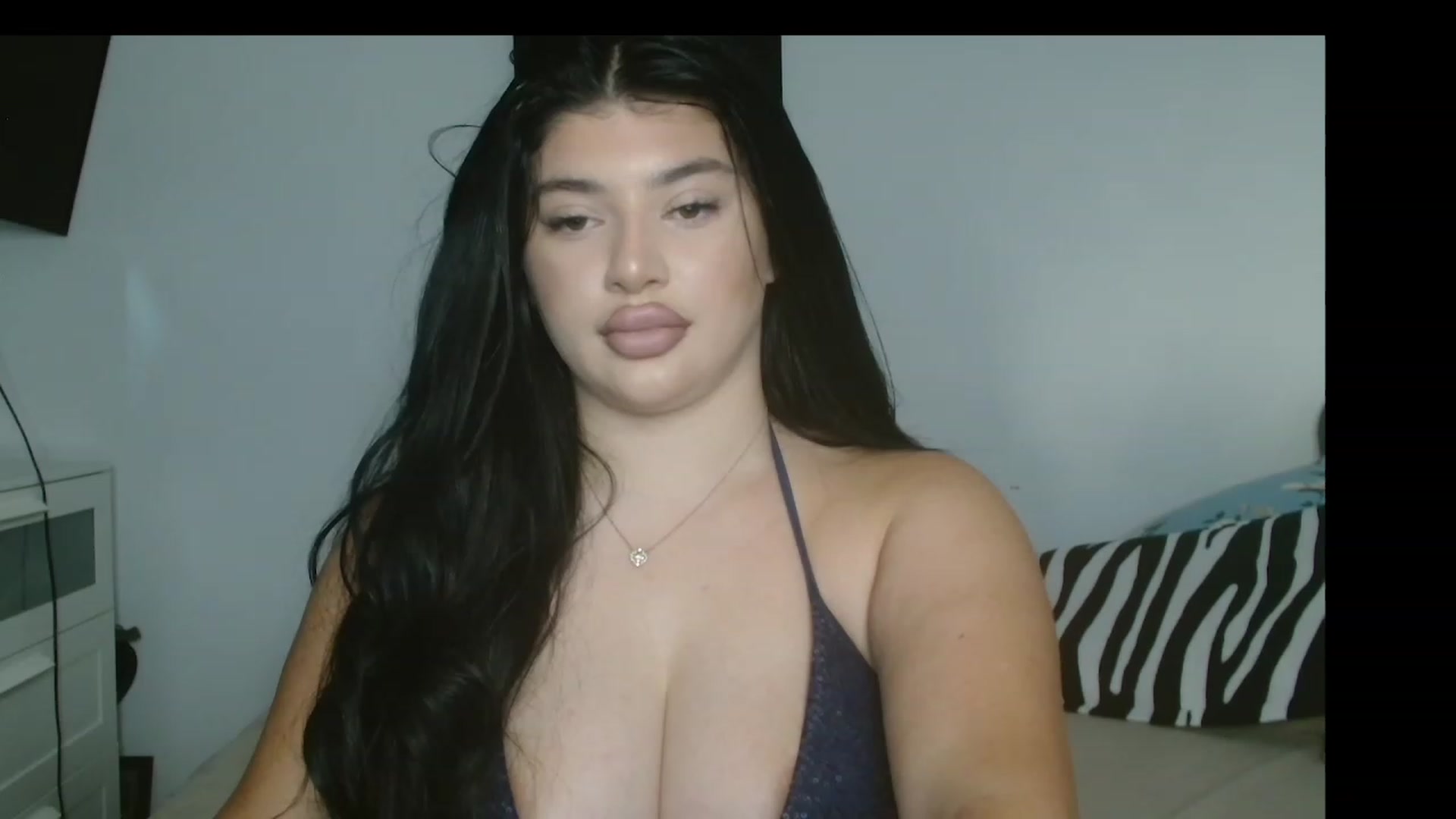 Gallery image thumbnail from Julia____'s myfreecams stream on, 08/31/2023, 16:09 image 15 of 20
