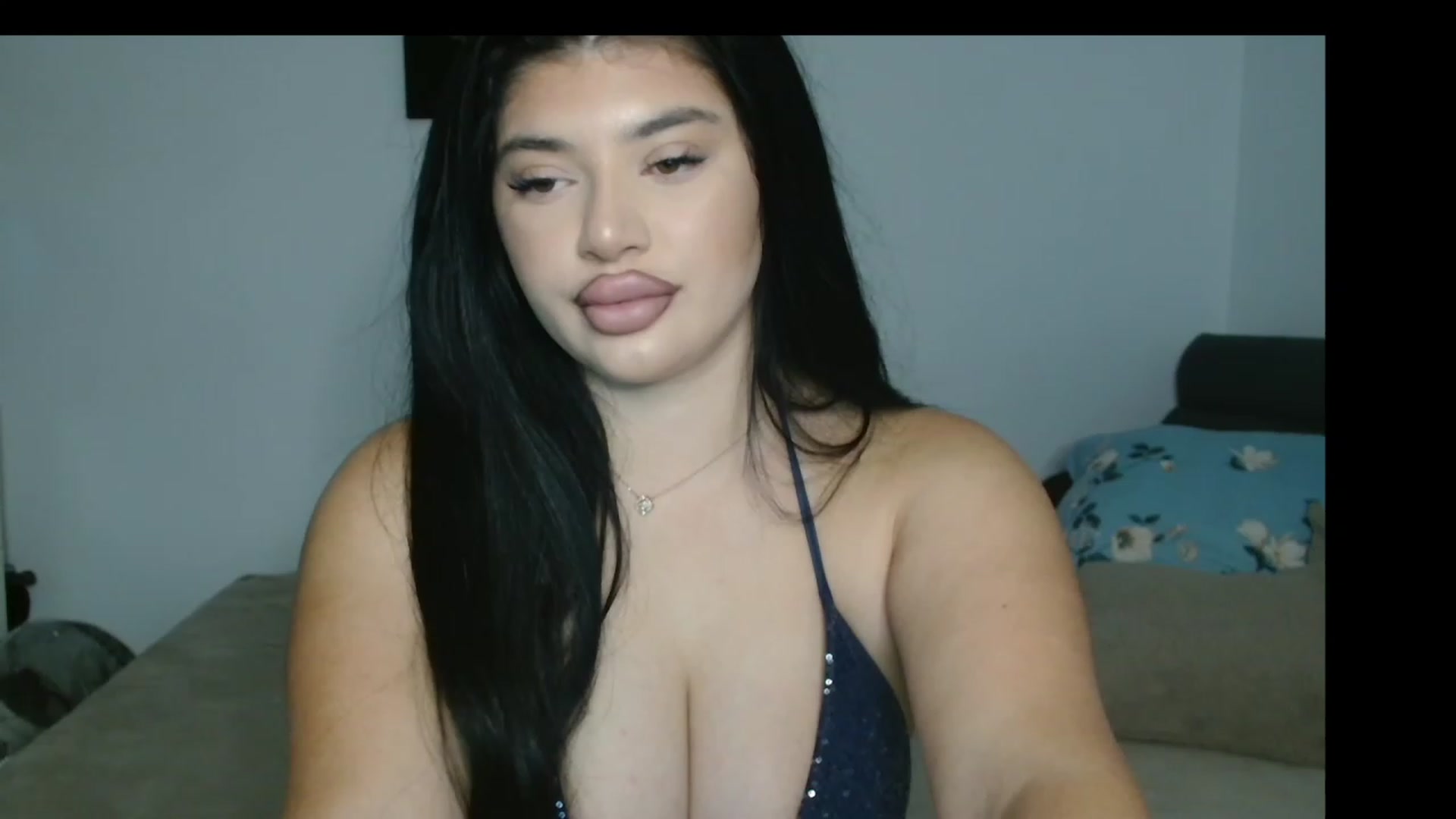 Gallery image thumbnail from Julia____'s myfreecams stream on, 09/02/2023, 06:04 image 1 of 20