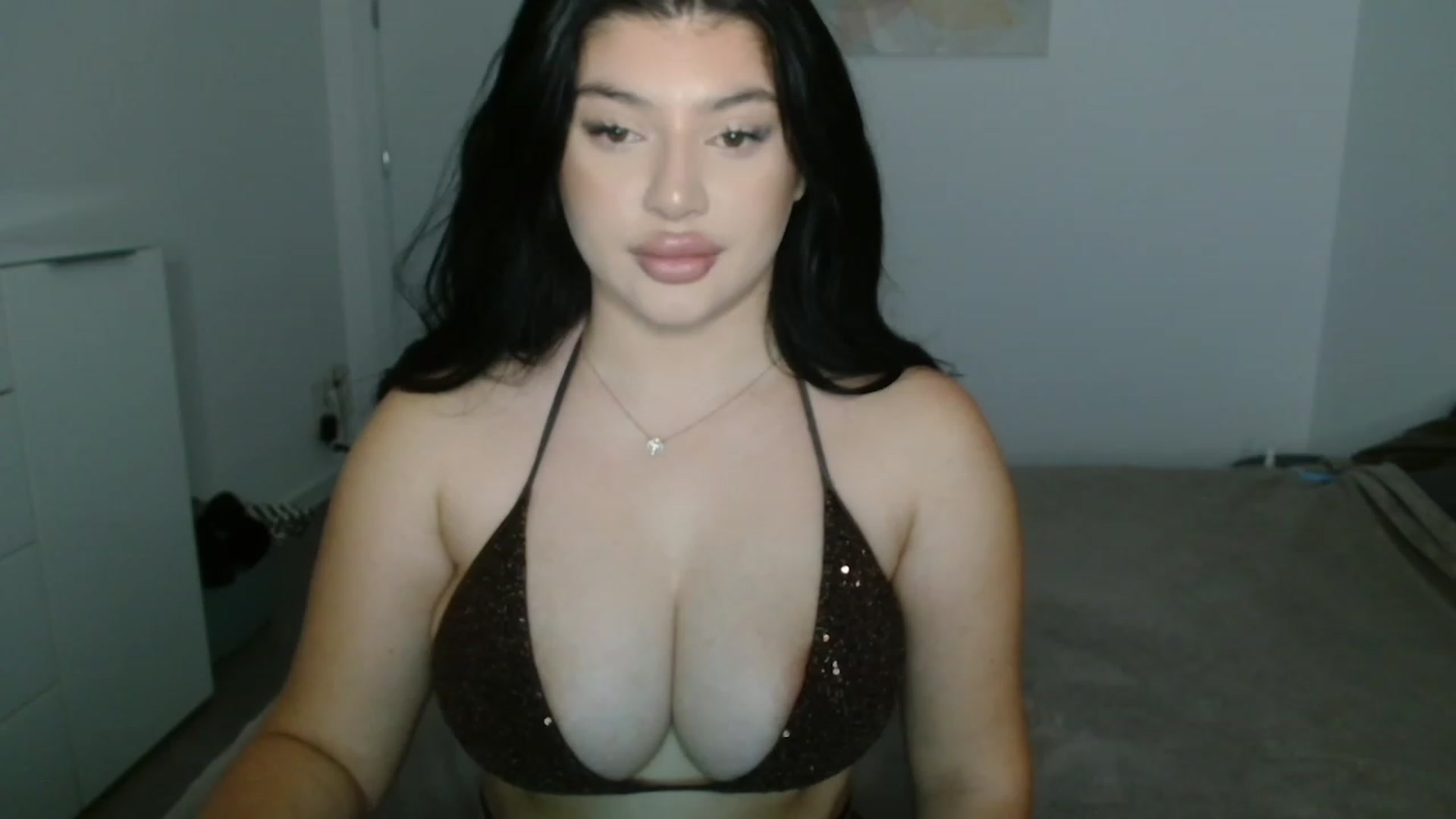 Gallery image thumbnail from Julia____'s myfreecams stream on, 10/06/2023, 18:54 image 20 of 20