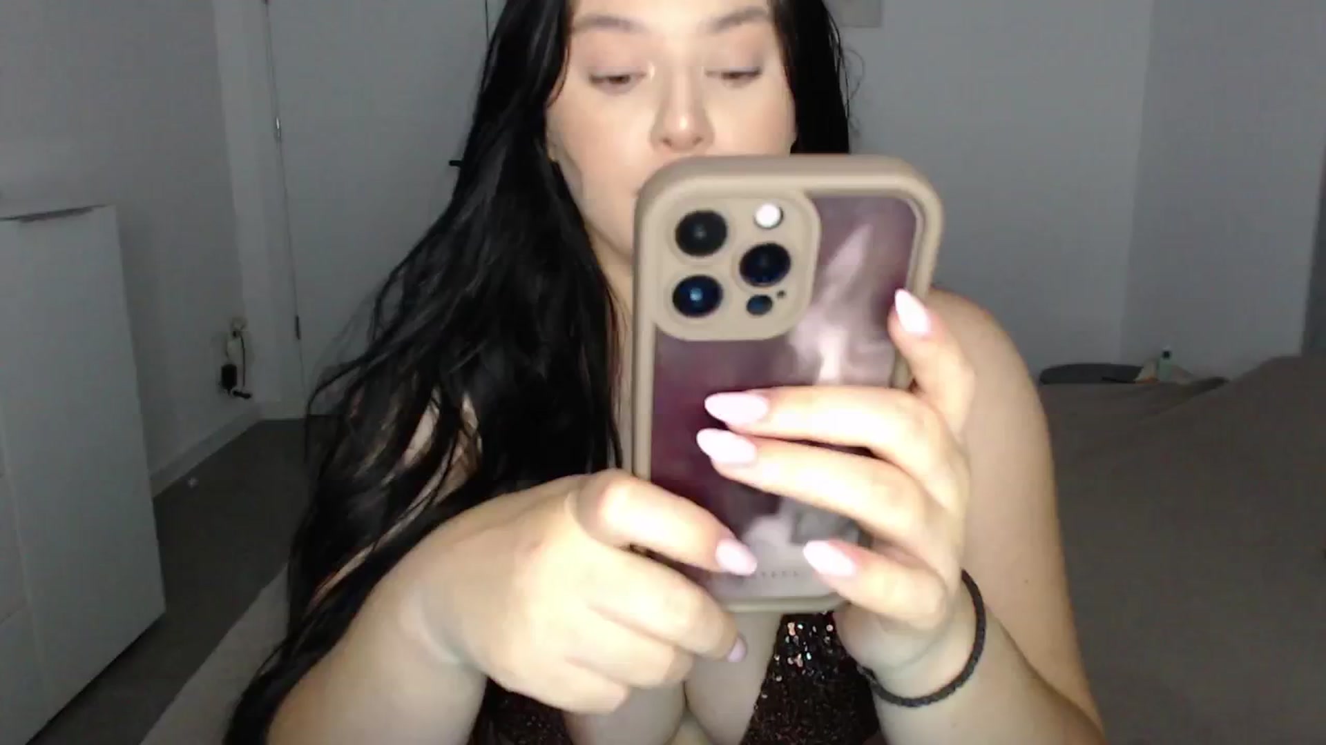 Gallery image thumbnail from Julia____'s myfreecams stream on, 07/22/2024, 21:04 image 6 of 20