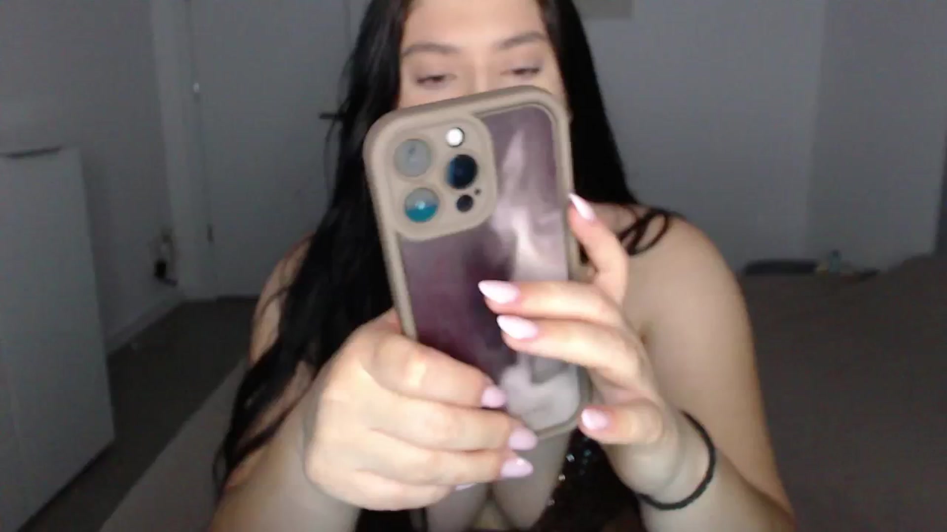 Gallery image thumbnail from Julia____'s myfreecams stream on, 07/22/2024, 21:04 image 13 of 20