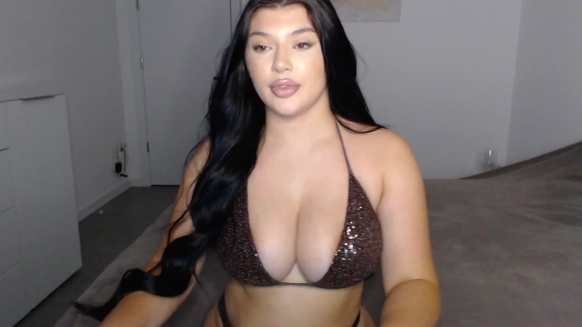 Gallery image thumbnail from Julia____'s myfreecams stream on, 08/22/2024, 01:05 image 7 of 20