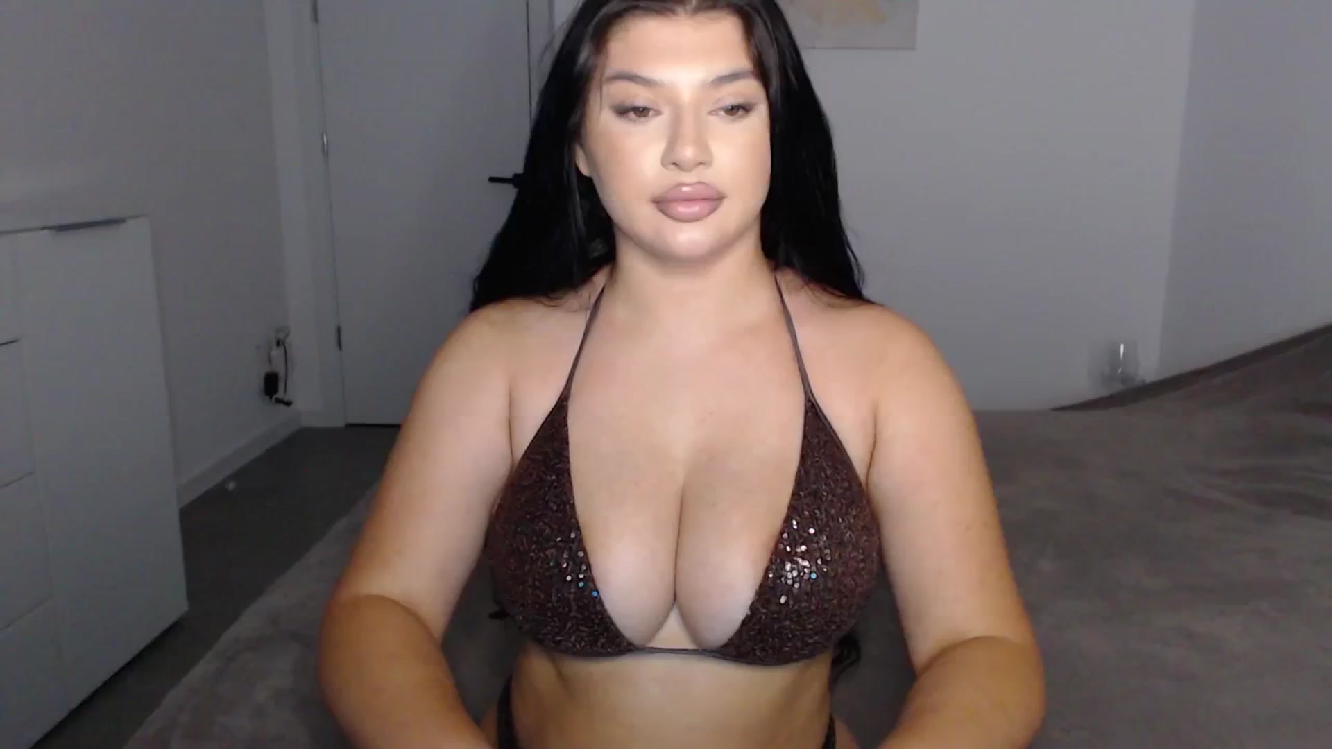 Gallery image thumbnail from Julia____'s myfreecams stream on, 08/22/2024, 01:05 image 20 of 20