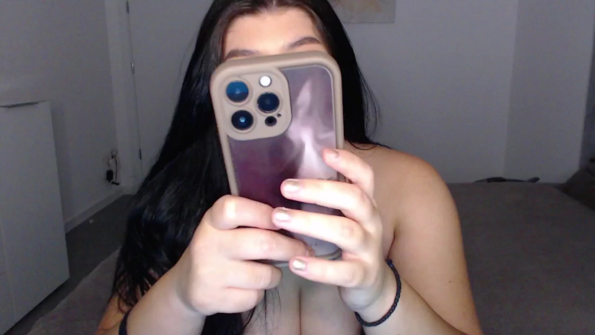 Gallery image thumbnail from Julia____'s myfreecams stream on, 09/04/2024, 23:55 image 19 of 20