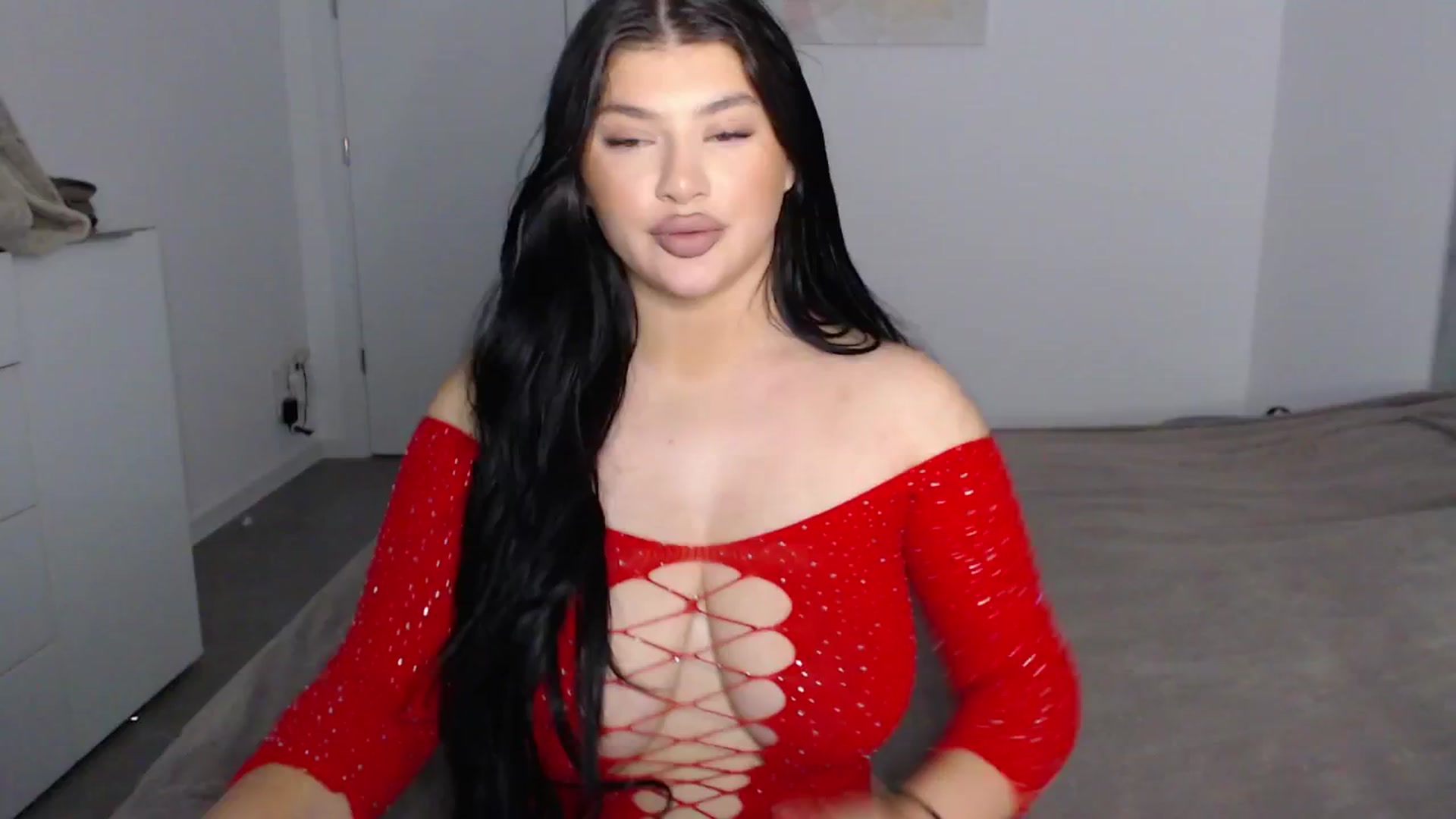 Gallery image thumbnail from Julia____'s myfreecams stream on, 11/24/2024, 17:37 image 11 of 20