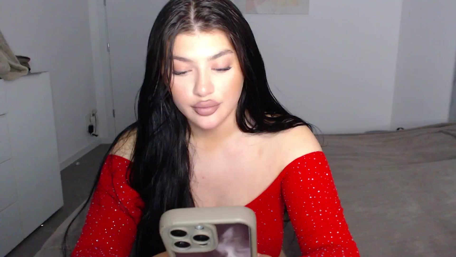 Gallery image thumbnail from Julia____'s myfreecams stream on, 11/24/2024, 17:37 image 18 of 20