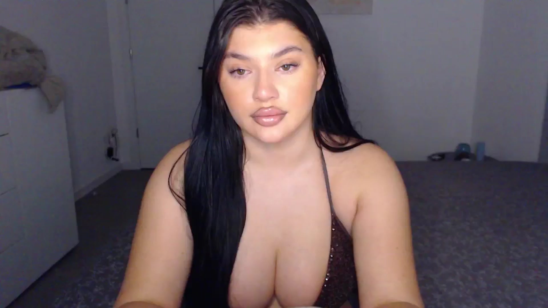 Gallery image thumbnail from Julia____'s myfreecams stream on, 12/10/2024, 17:54 image 7 of 20
