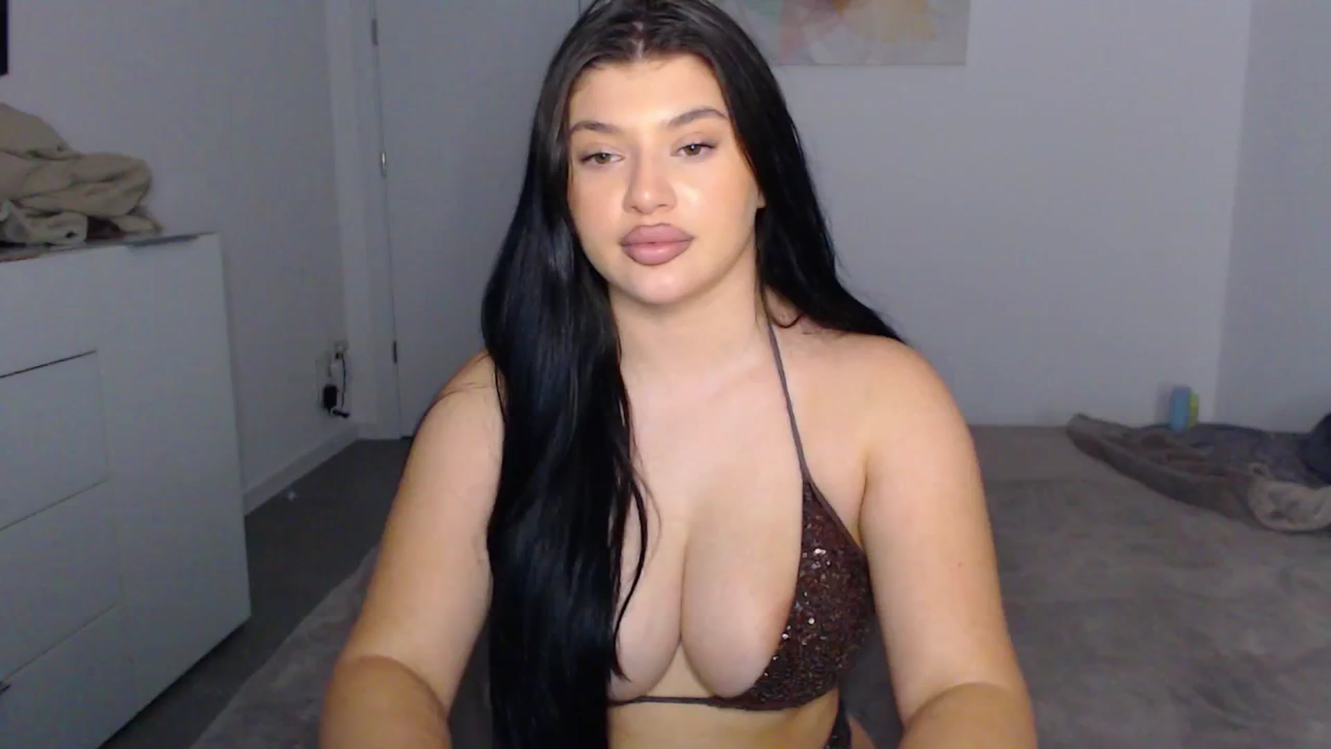 Gallery image thumbnail from Julia____'s myfreecams stream on, 12/12/2024, 20:29 image 8 of 20
