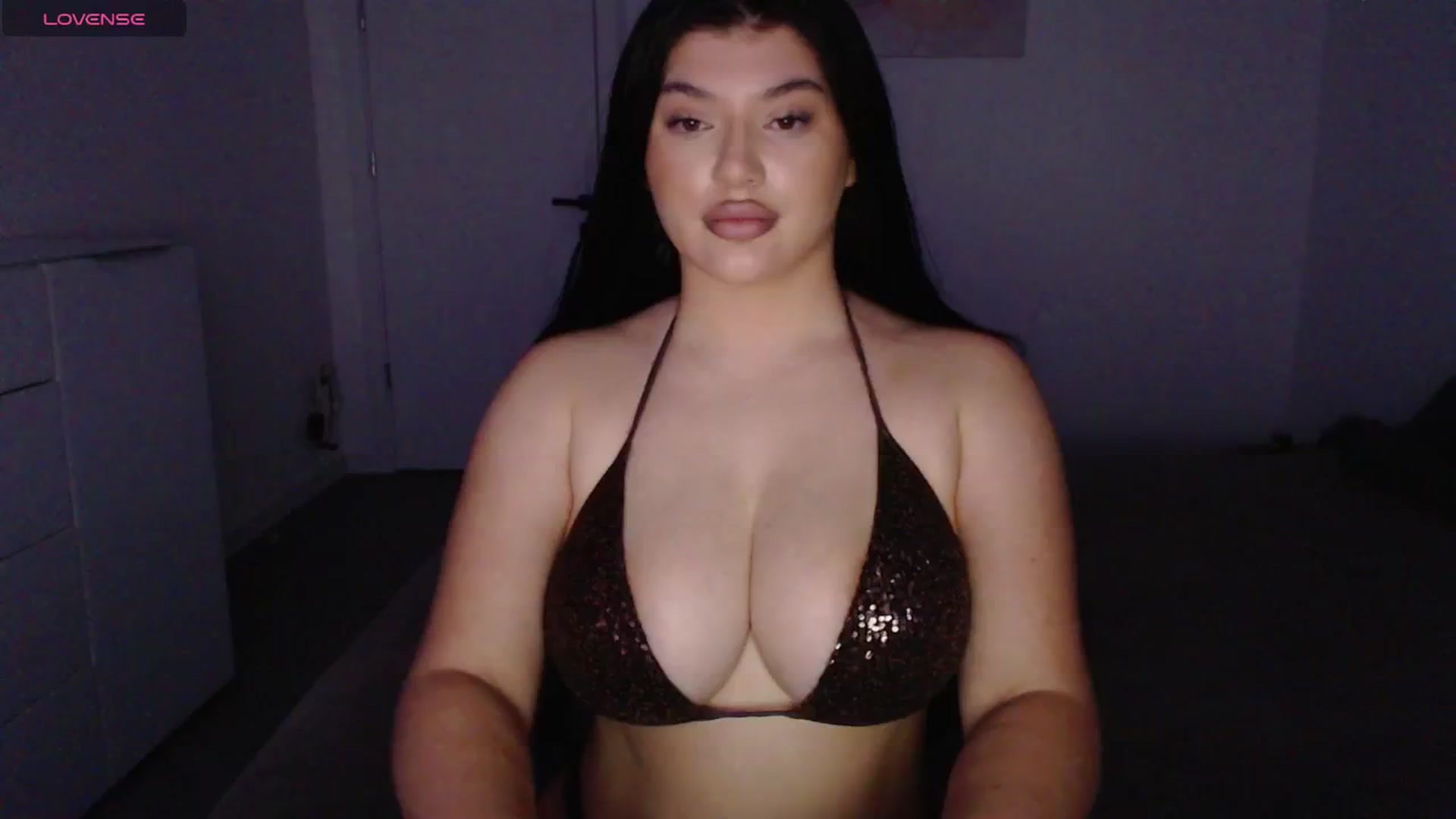 Gallery image thumbnail from Julia____'s myfreecams stream on, 12/15/2024, 14:50 image 16 of 20