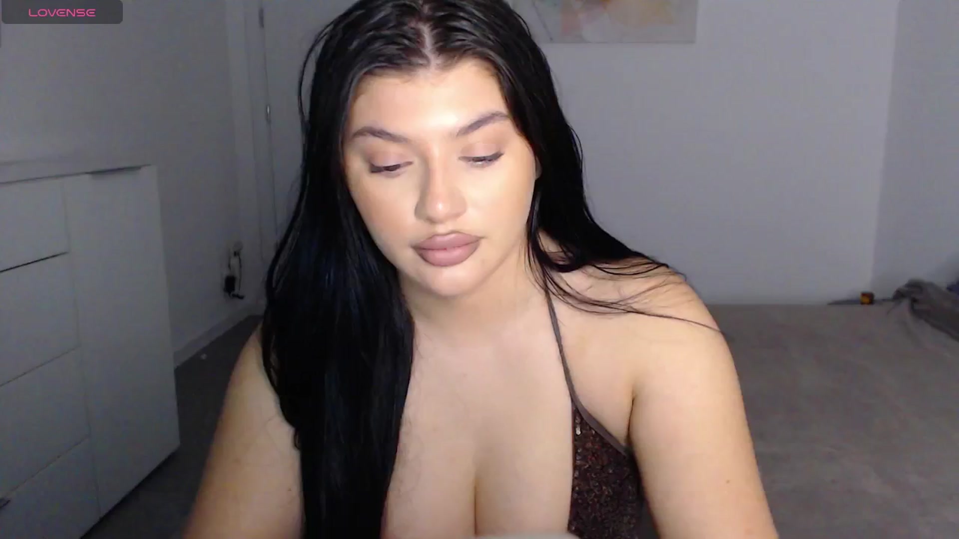 Gallery image thumbnail from Julia____'s myfreecams stream on, 12/15/2024, 15:04 image 7 of 20