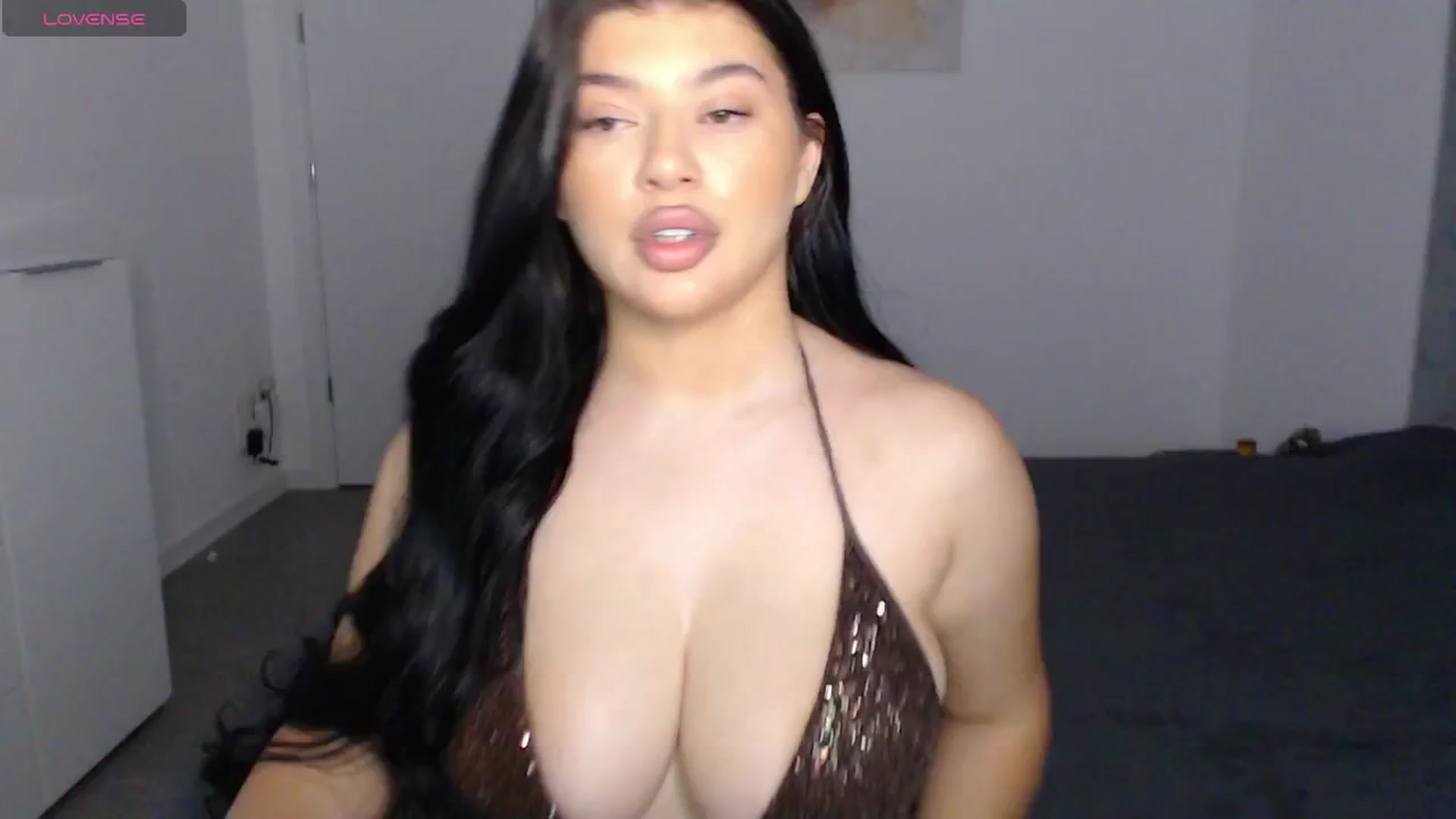 Gallery image thumbnail from Julia____'s myfreecams stream on, 12/18/2024, 05:26 image 1 of 20