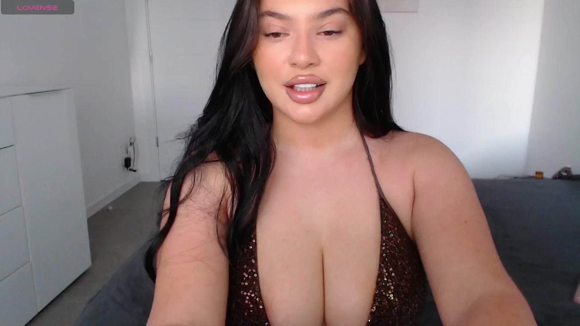 Gallery image thumbnail from Julia____'s myfreecams stream on, 12/18/2024, 06:41 image 5 of 20