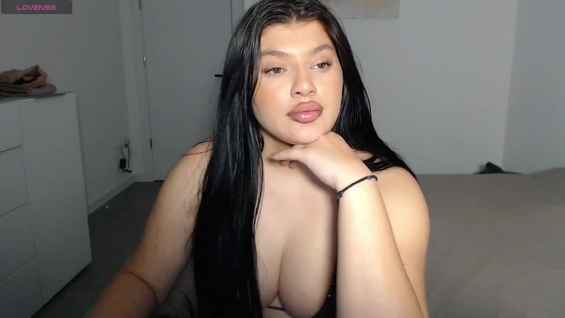 Gallery image thumbnail from Julia____'s myfreecams stream on, 12/23/2024, 04:21 image 2 of 20
