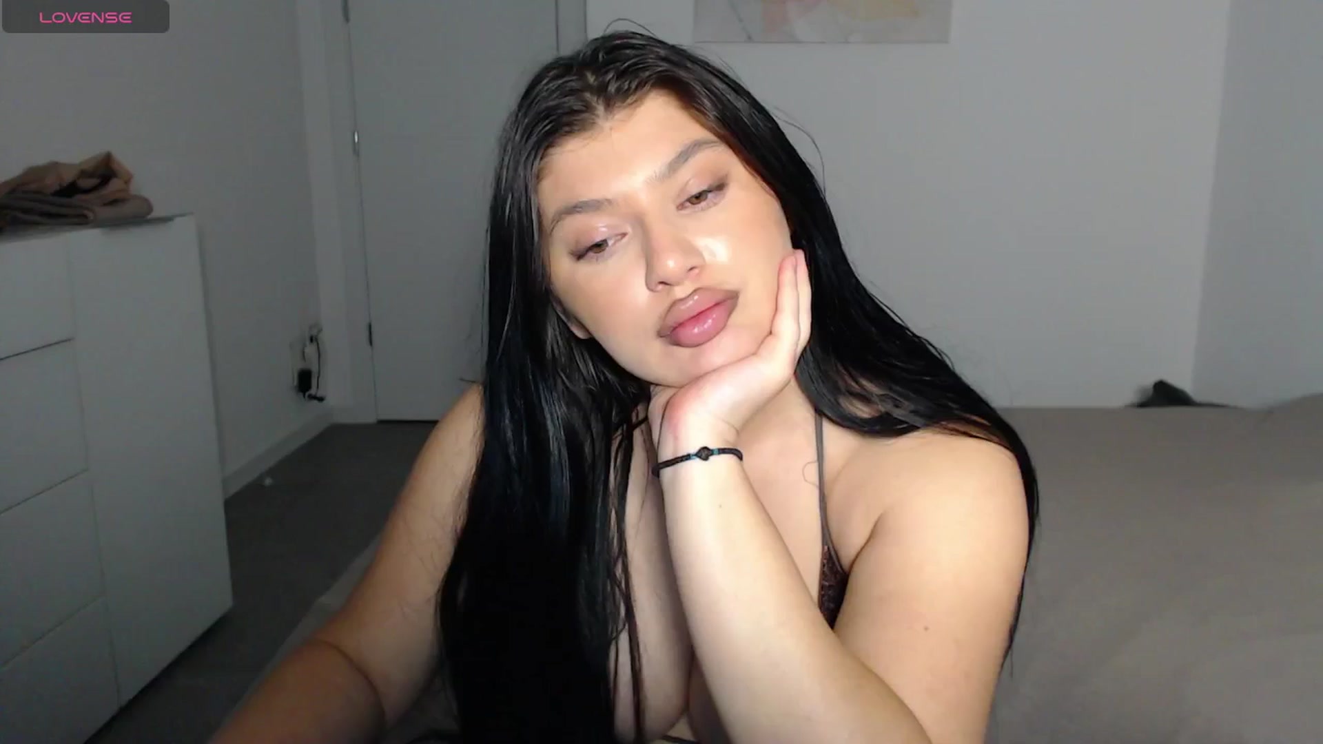 Gallery image thumbnail from Julia____'s myfreecams stream on, 12/23/2024, 04:21 image 3 of 20
