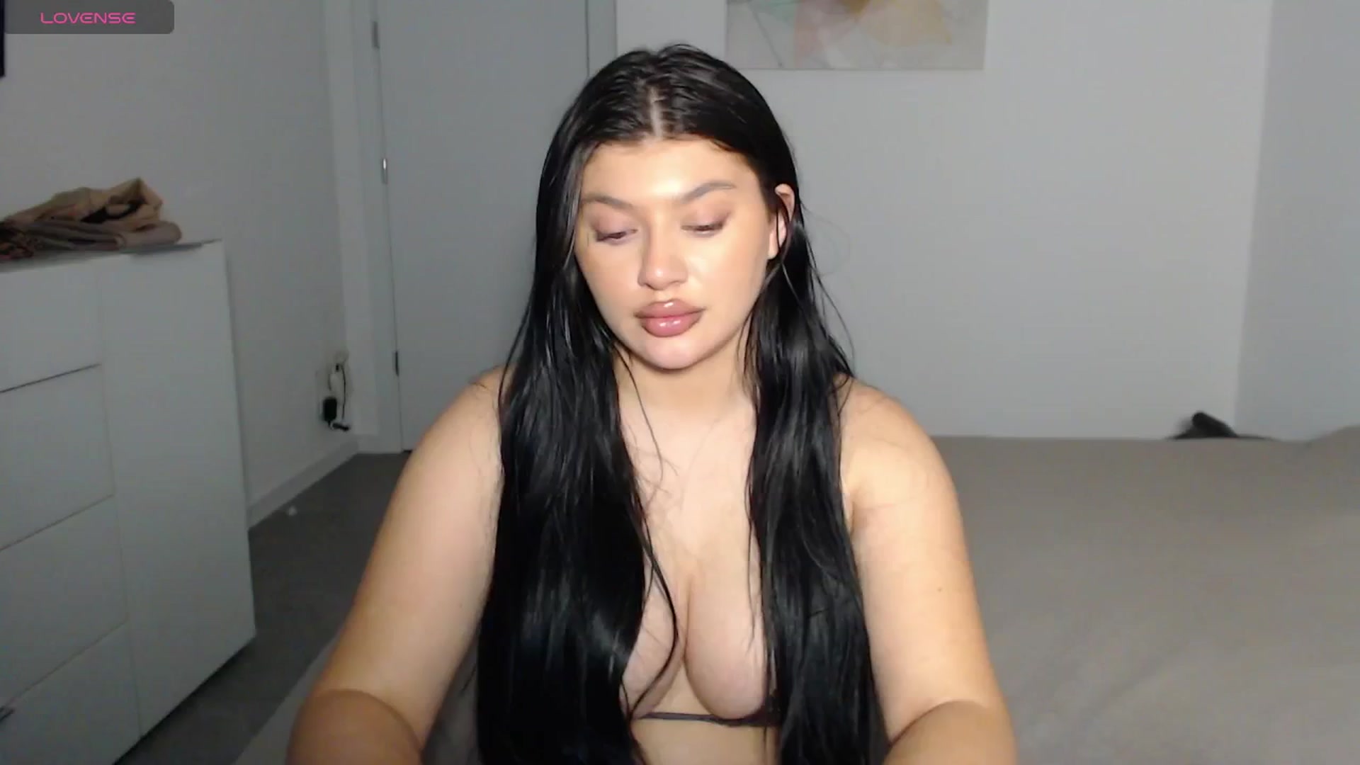Gallery image thumbnail from Julia____'s myfreecams stream on, 12/23/2024, 05:29 image 17 of 20