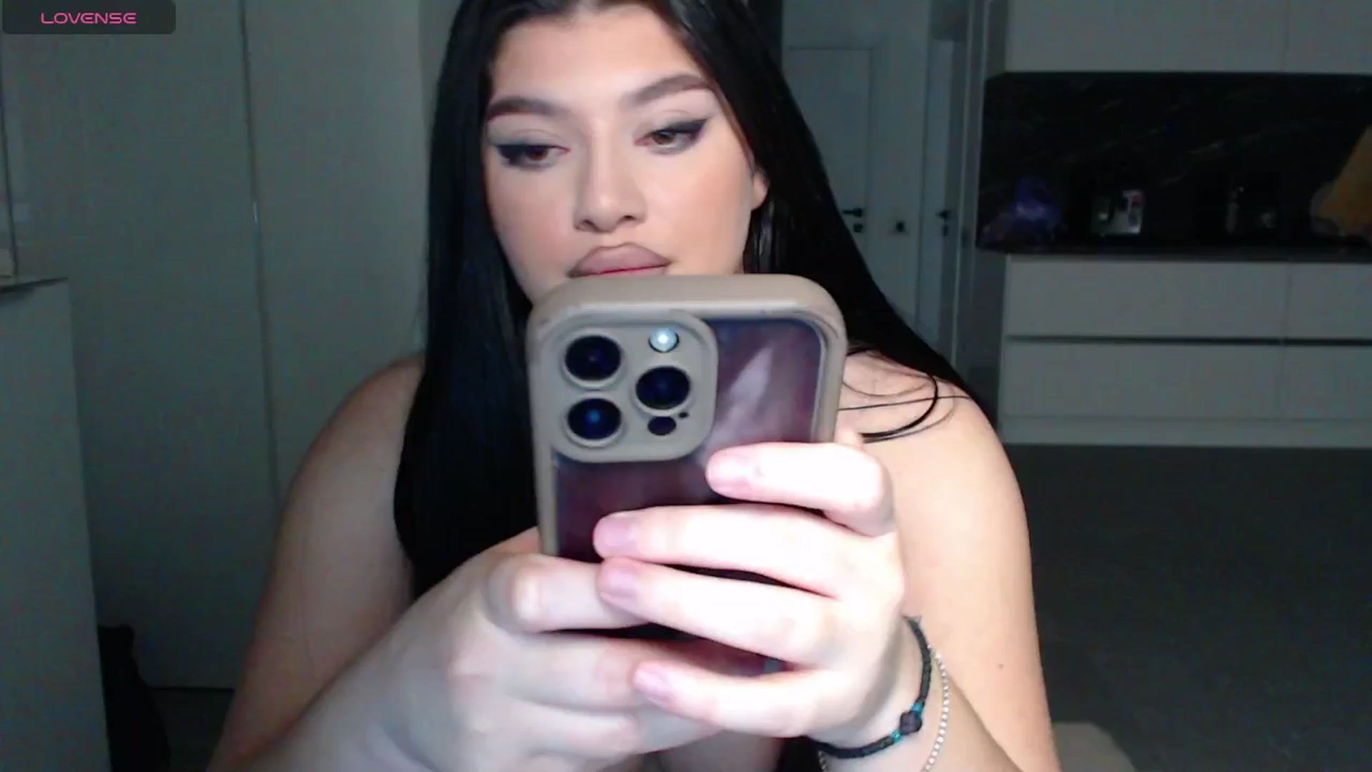 Gallery image thumbnail from Julia____'s myfreecams stream on, 02/28/2025, 22:12 image 8 of 20