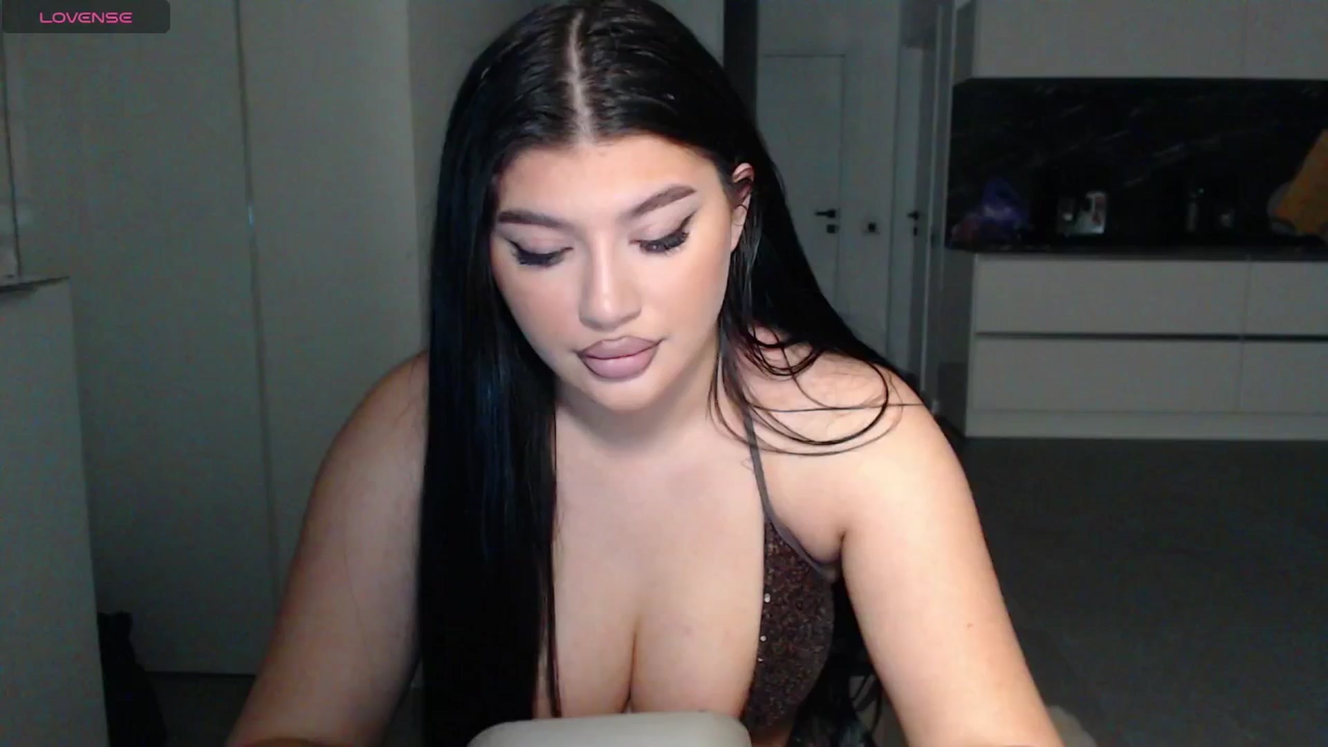 Gallery image thumbnail from Julia____'s myfreecams stream on, 02/28/2025, 22:12 image 9 of 20