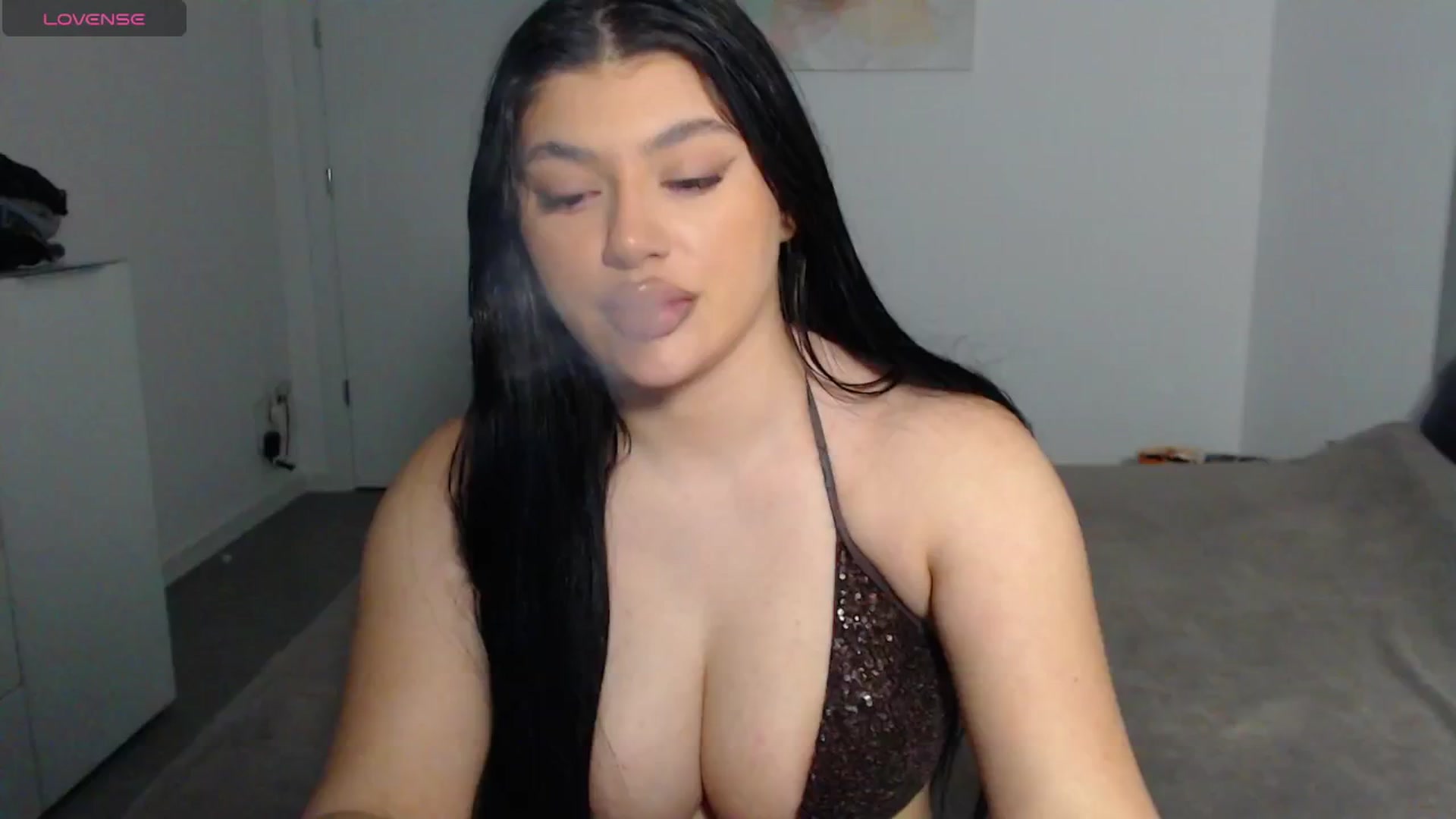 Gallery image thumbnail from Julia____'s myfreecams stream on, 03/07/2025, 23:15 image 12 of 20