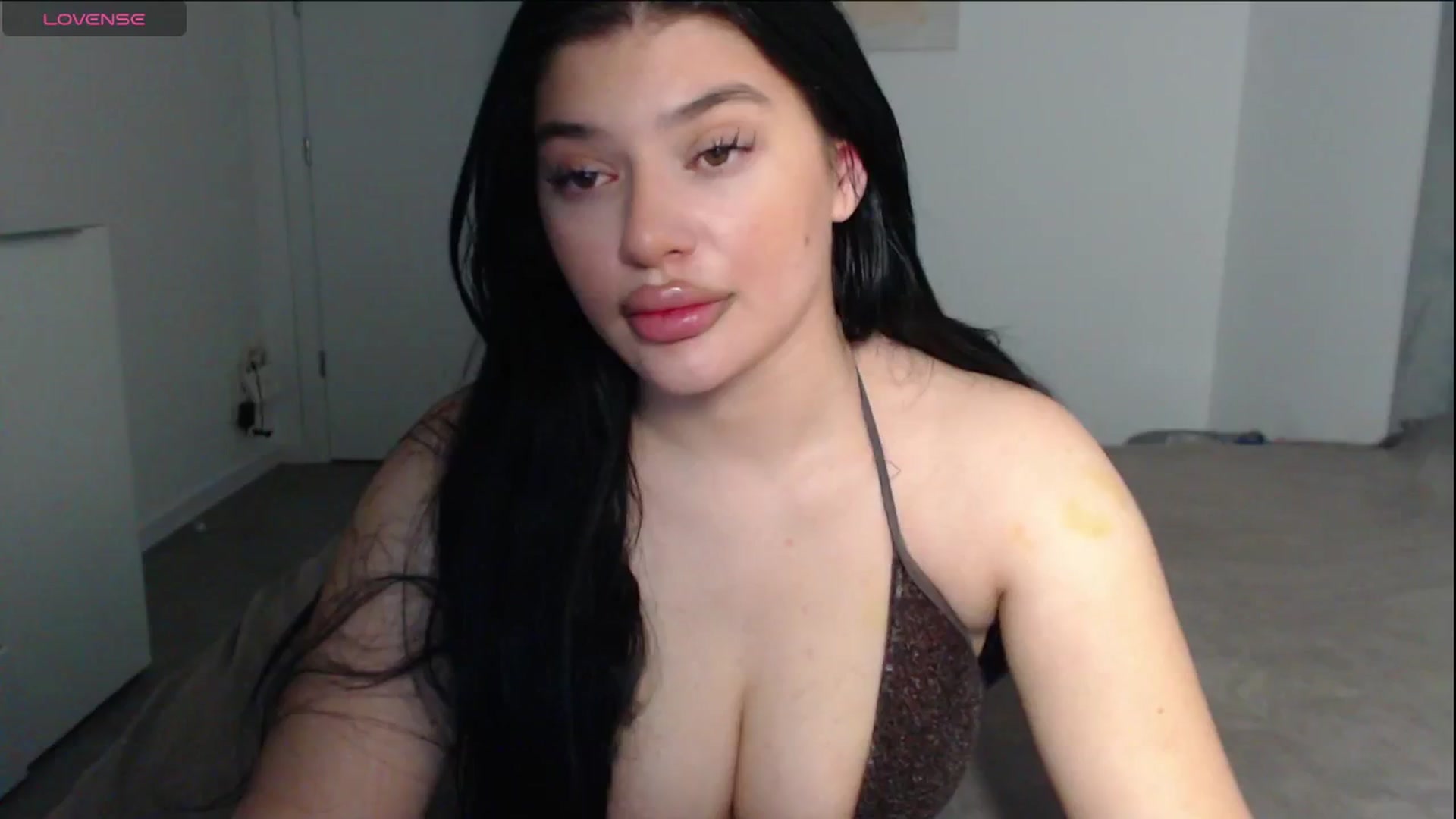 Gallery image thumbnail from Julia____'s myfreecams stream on, 12/19/2025, 05:37 image 16 of 20