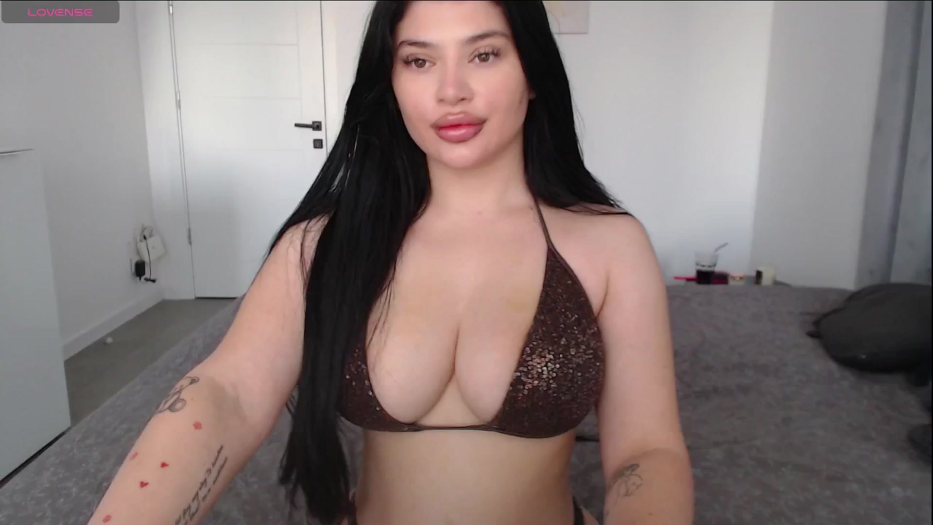 Gallery image thumbnail from Julia____'s myfreecams stream on, 12/29/2025, 07:02 image 8 of 20