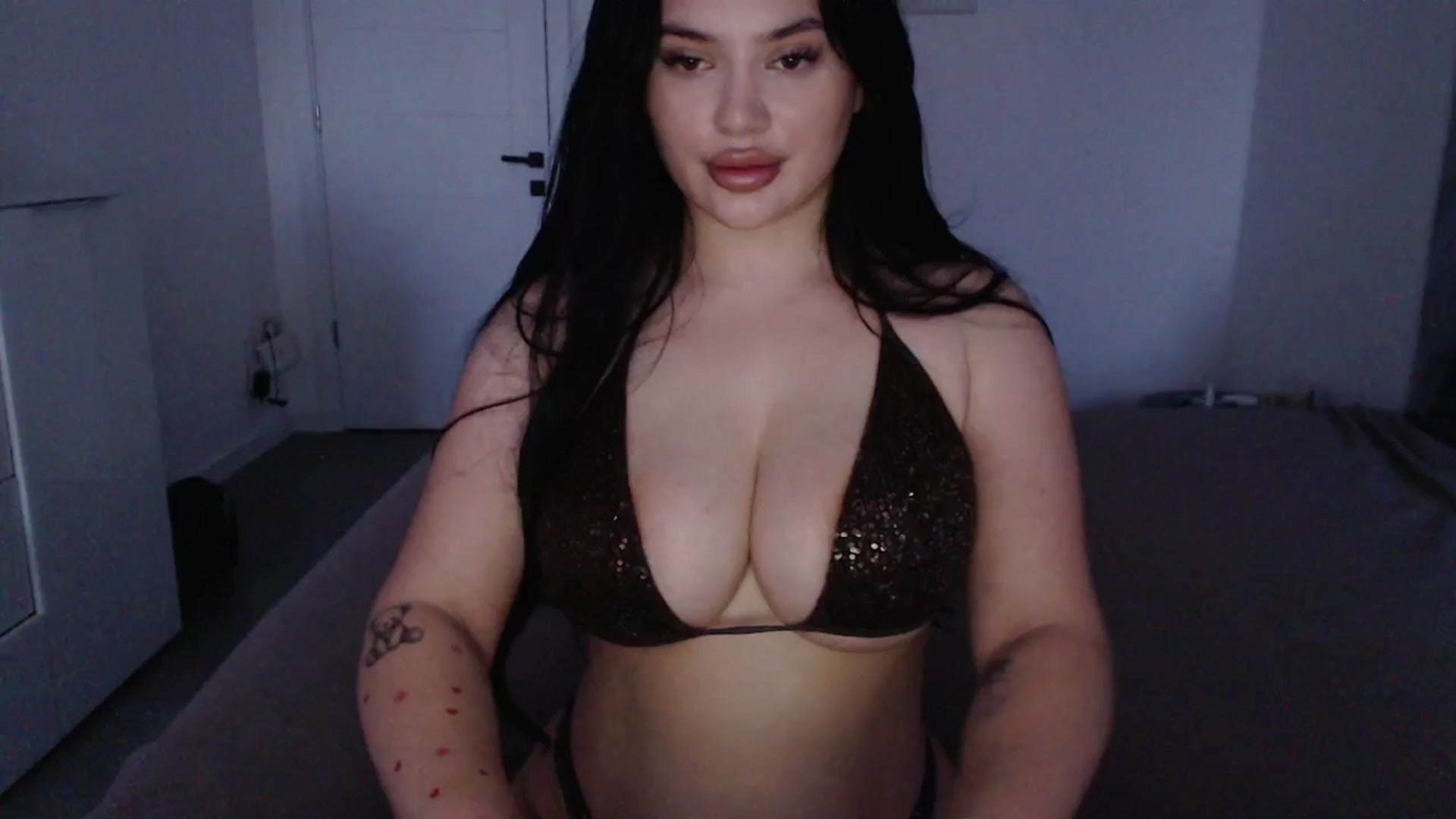 Gallery image thumbnail from Julia____'s myfreecams stream on, 02/04/2026, 15:40 image 12 of 20