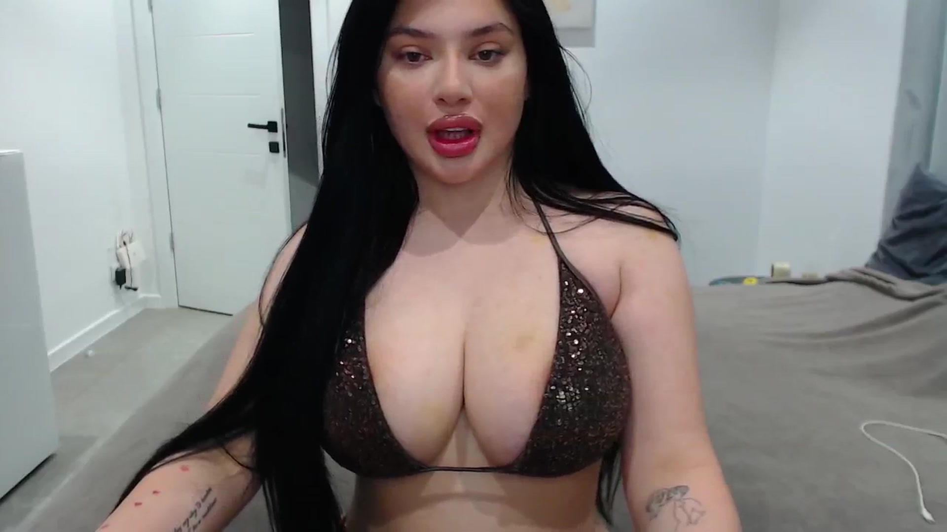 Gallery image thumbnail from Julia____'s myfreecams stream on, 03/03/2026, 23:45 image 14 of 20