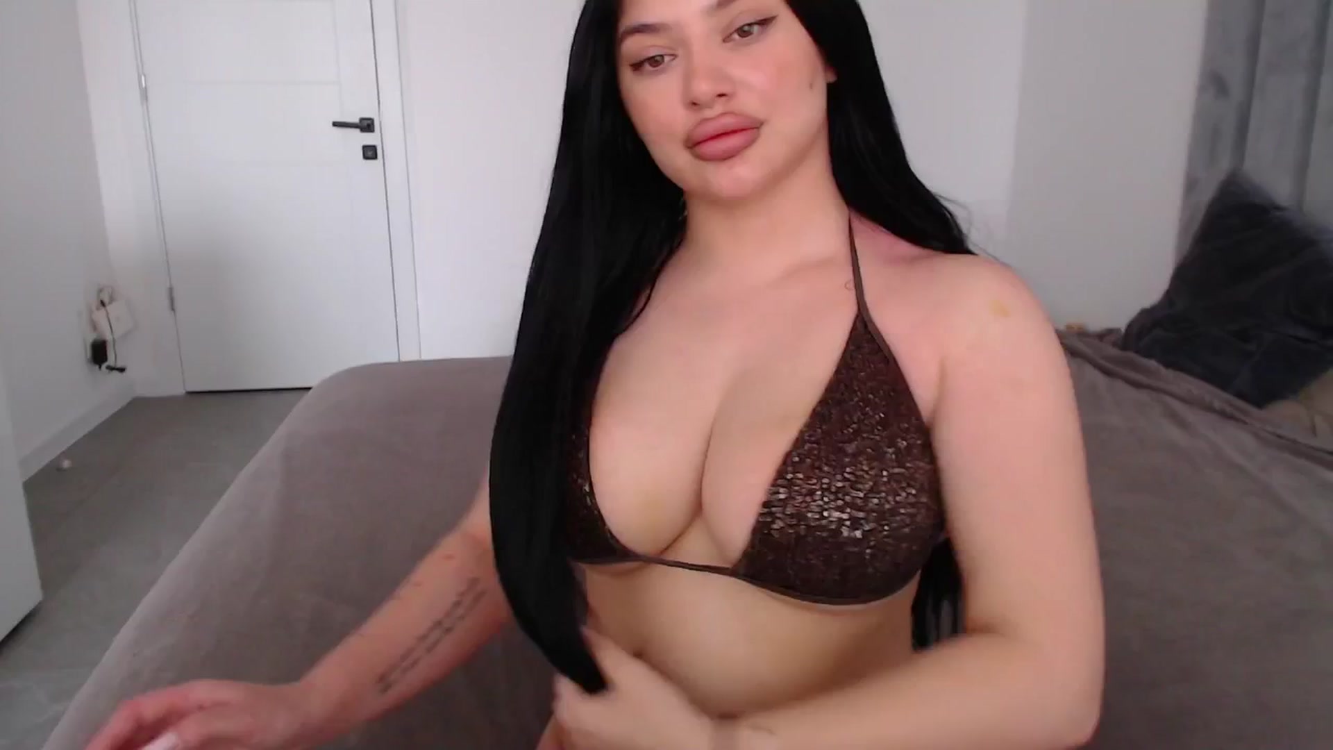Gallery image thumbnail from Julia____'s myfreecams stream on, 03/04/2026, 15:39 image 3 of 20