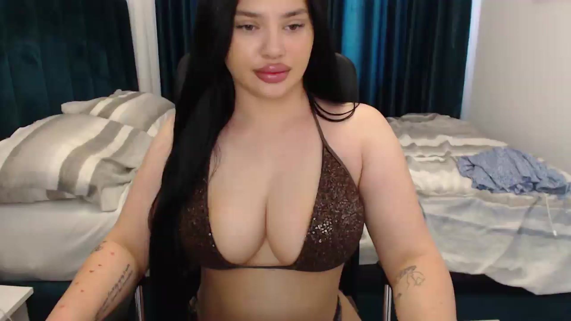 Gallery image thumbnail from Julia____'s myfreecams stream on, 07/06/2026, 08:34 image 7 of 20