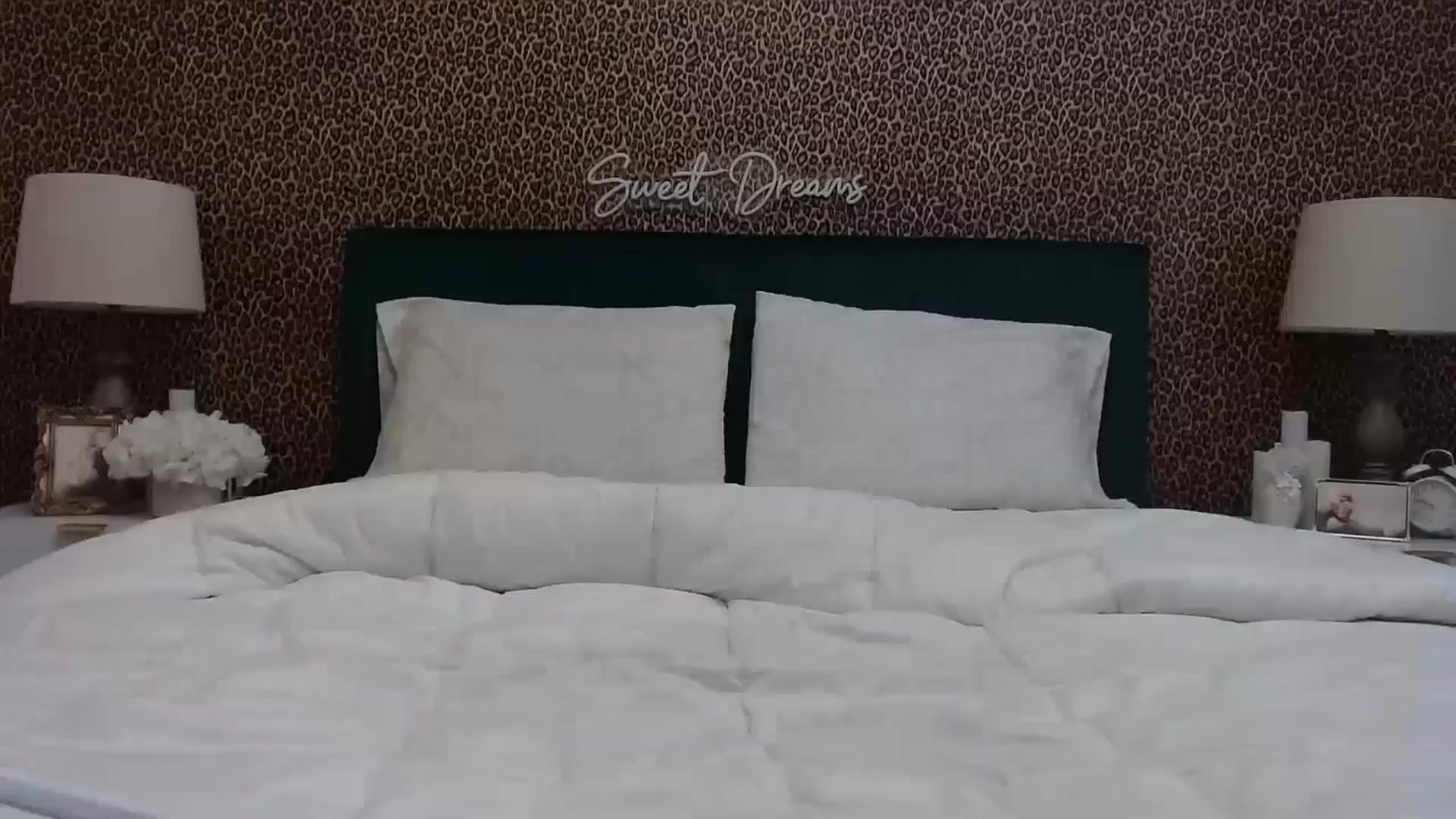 Gallery image thumbnail from Juliabond's myfreecams stream on, 08/05/2024, 20:22 image 4 of 20
