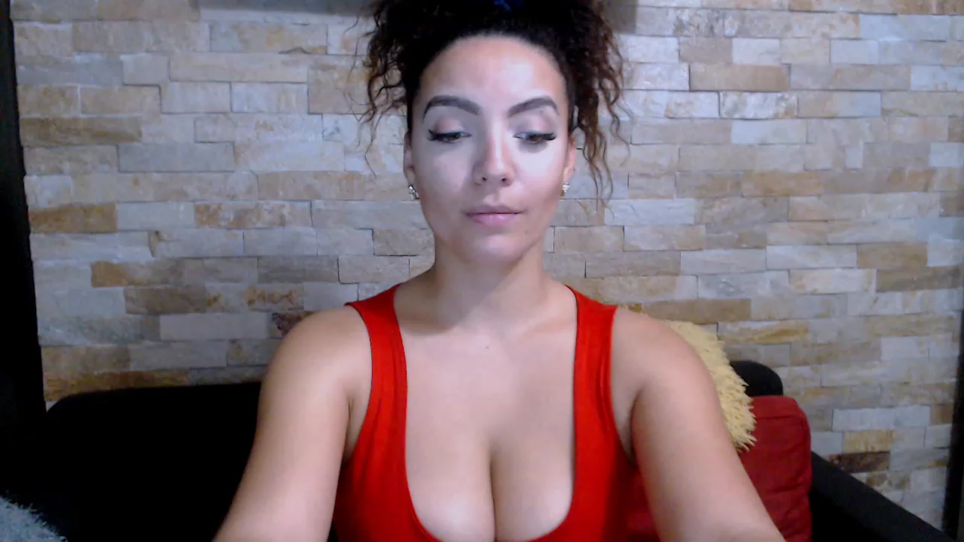 Gallery image thumbnail from Juliacuty's myfreecams stream on, 11/19/2022, 01:32 image 2 of 20